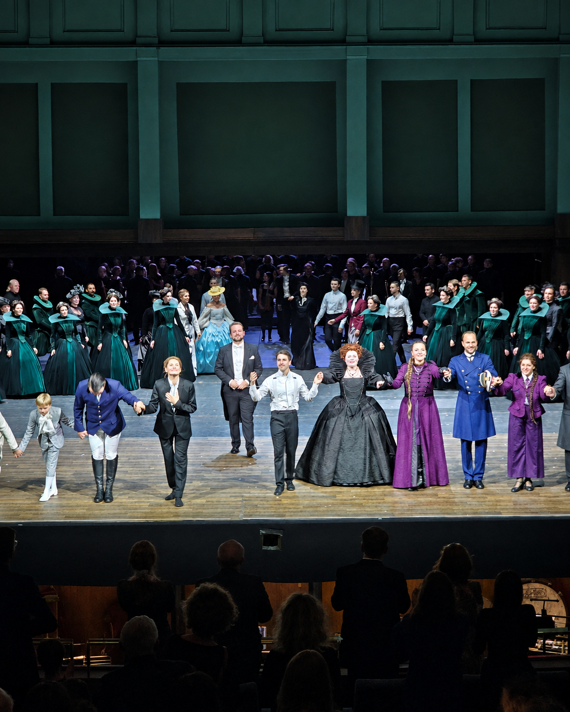 Maayan Licht and the cast of Here I am, Orlando at the final curtain call in Brno’s Janáček Theatre.