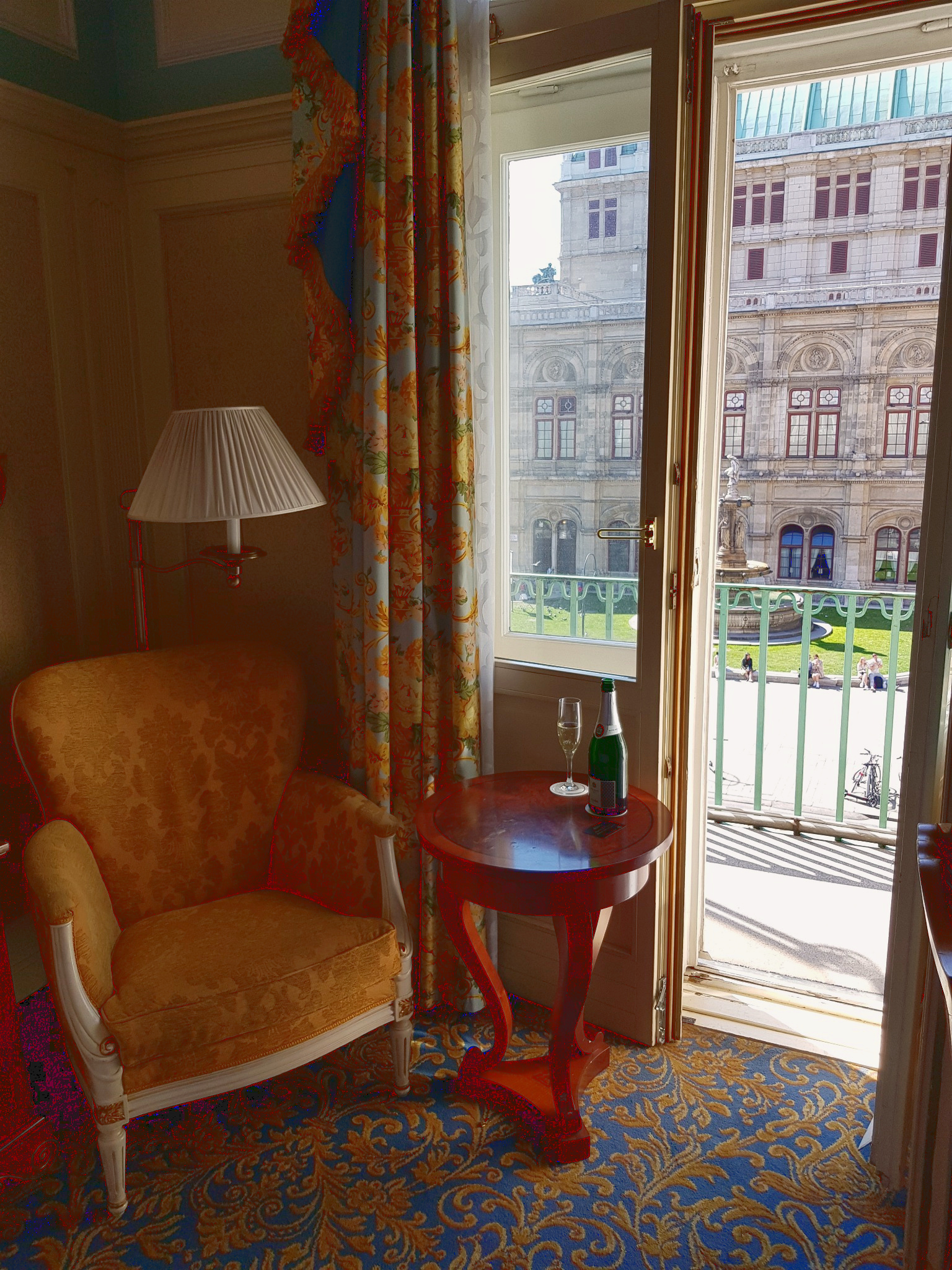 Hotel Bristol, 21 April 2019: the Vienna State Opera directly outside my balcony, with the welcome champagne already opened.