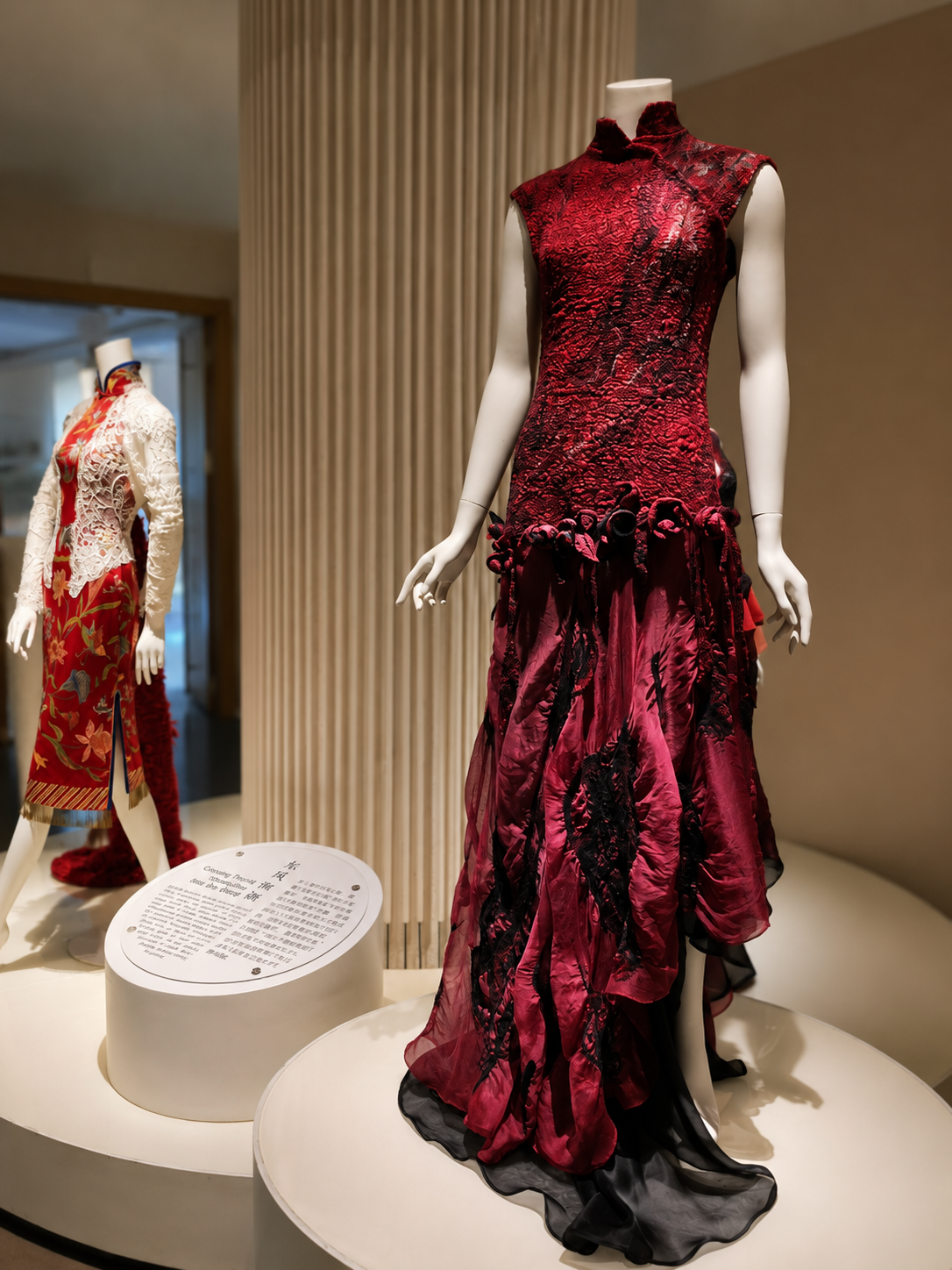 The most interesting part was not choosing between Chinese and Western fashion, but watching the boundary between them gradually become harder to define.