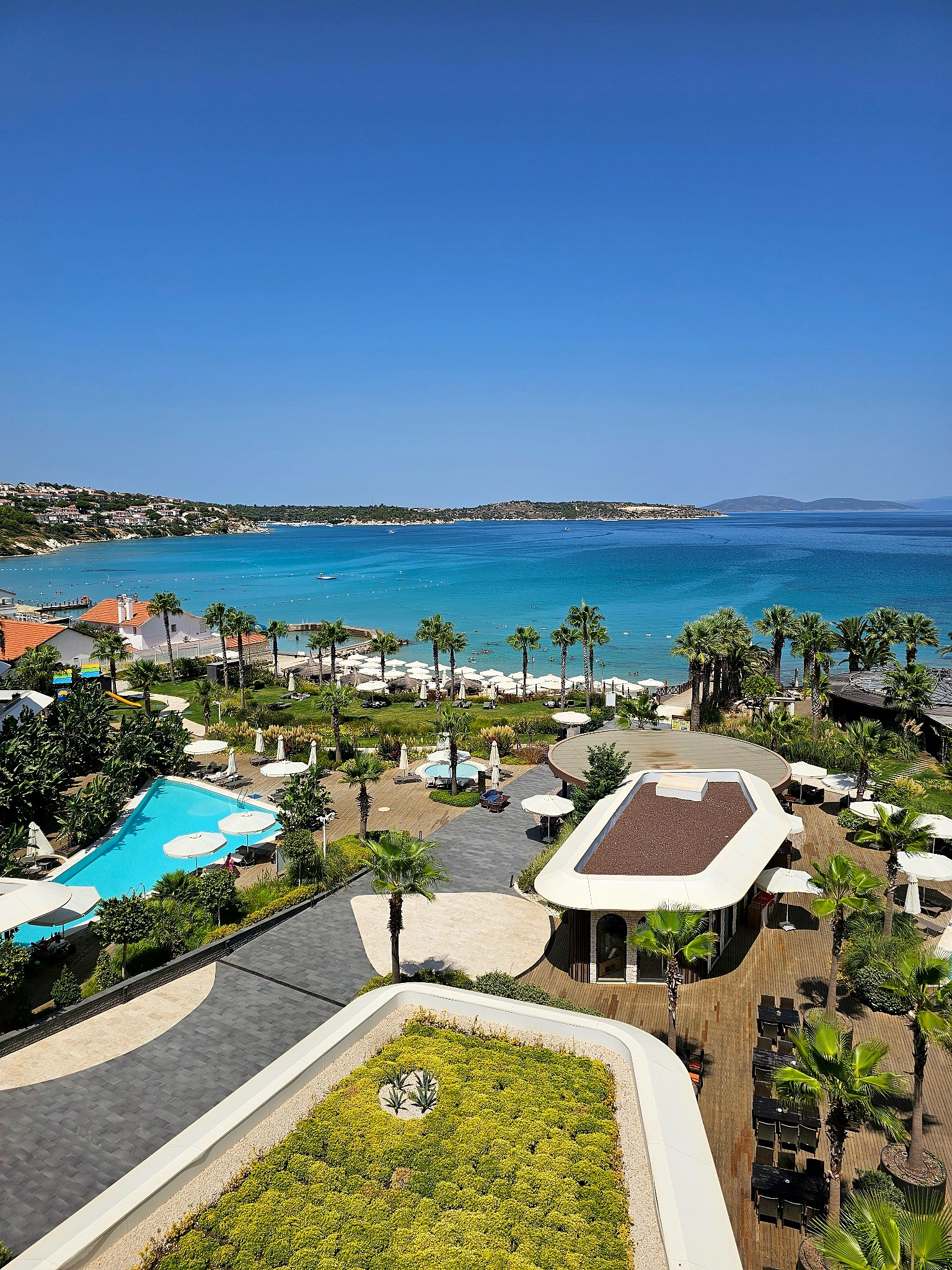The Aegean from my upgraded room at Reges — enough of a view to remove any immediate urge to go sightseeing in Çeşme.