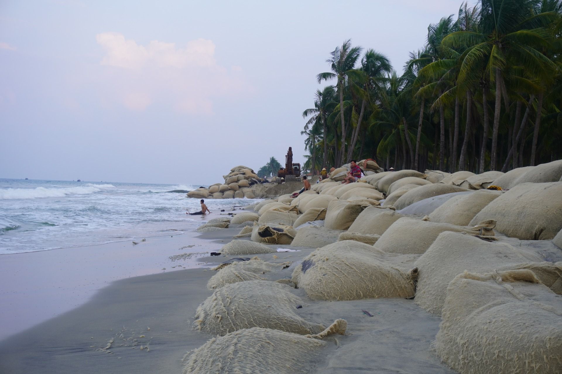 This is Cửa Đại beach on the day of this story.