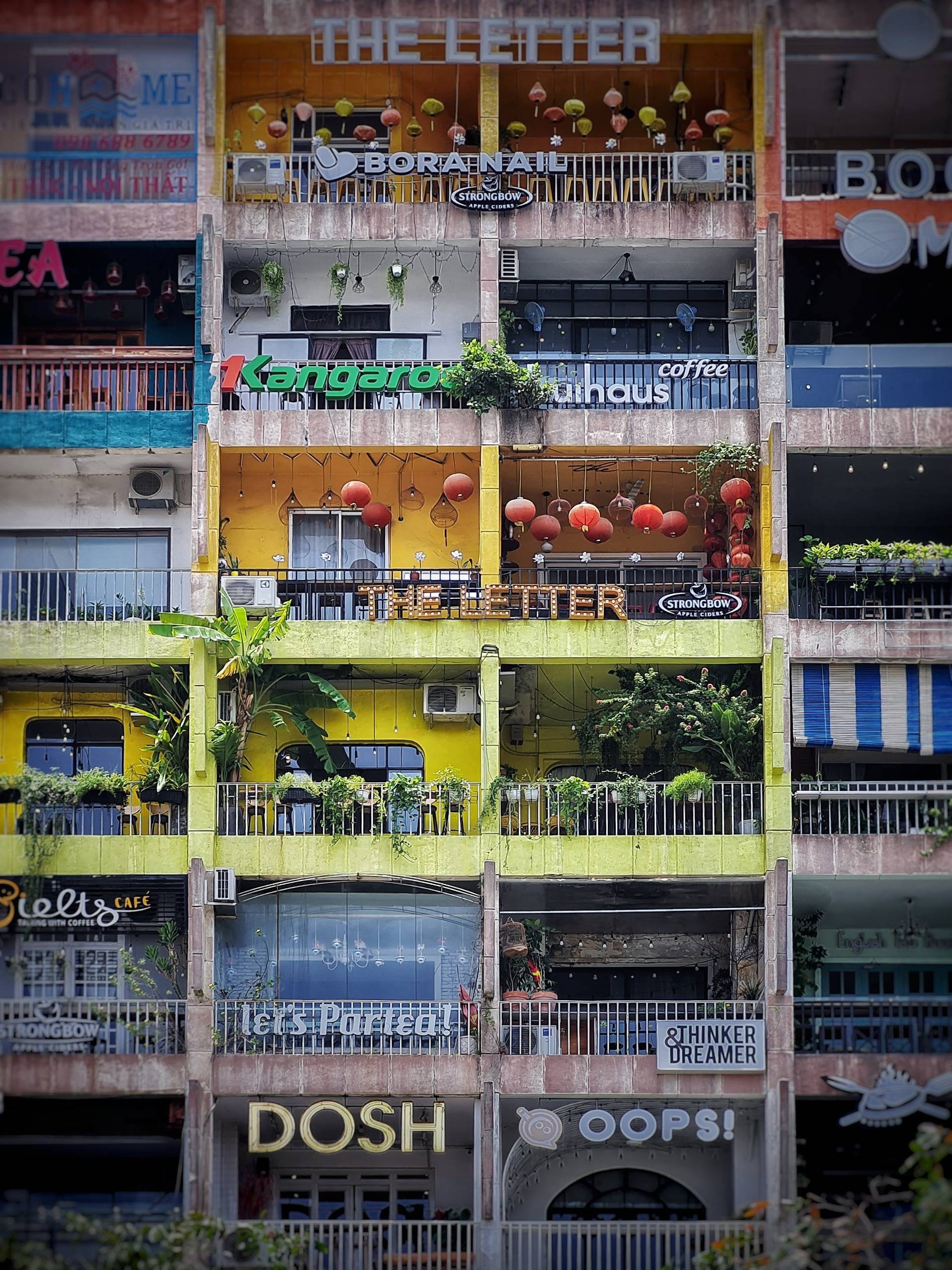 Travel to Saigon Day 2 : Photos and Story 
