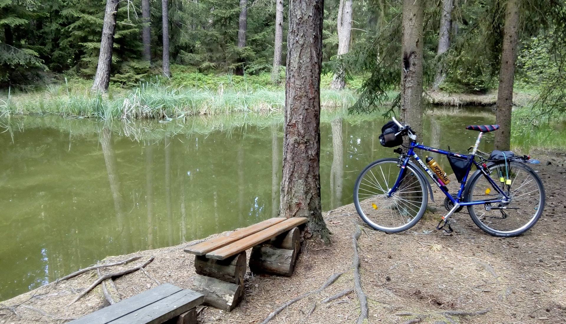 By bike to the mini lake near Stýskaly / Na kole k jezírku u Stýskal