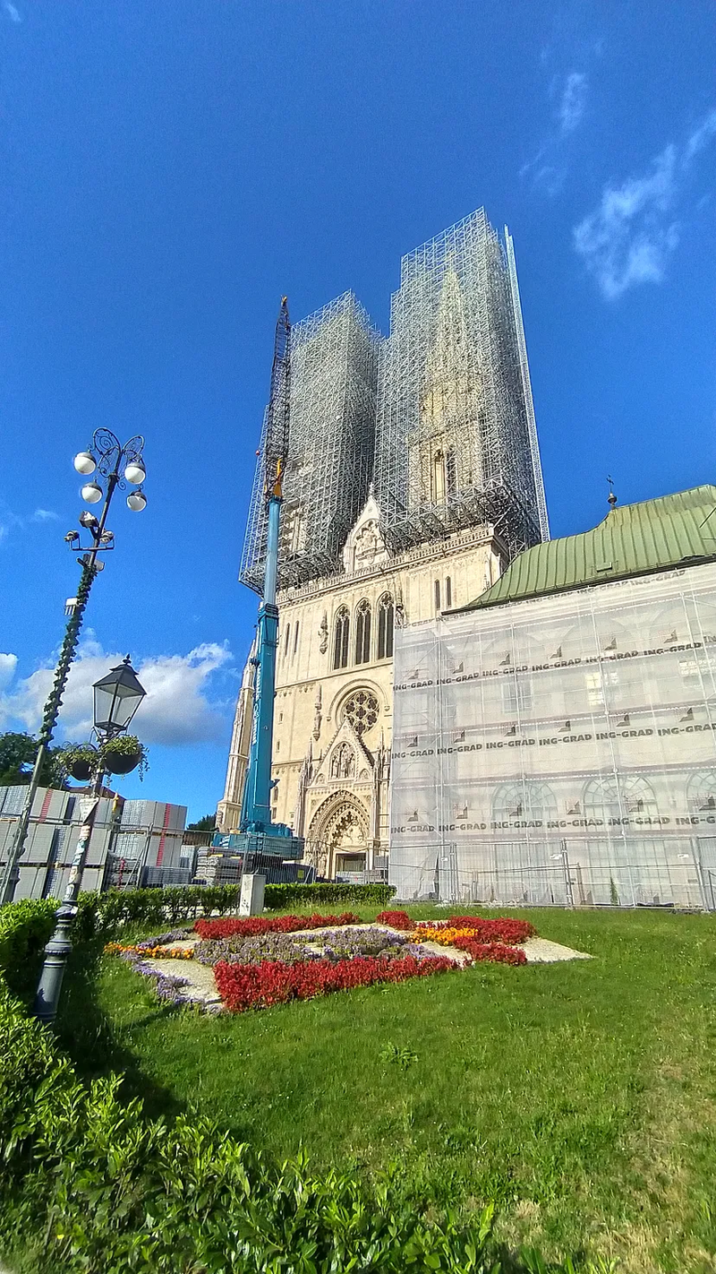 The poor Cathedral still with bandage from the 2020 earthquake