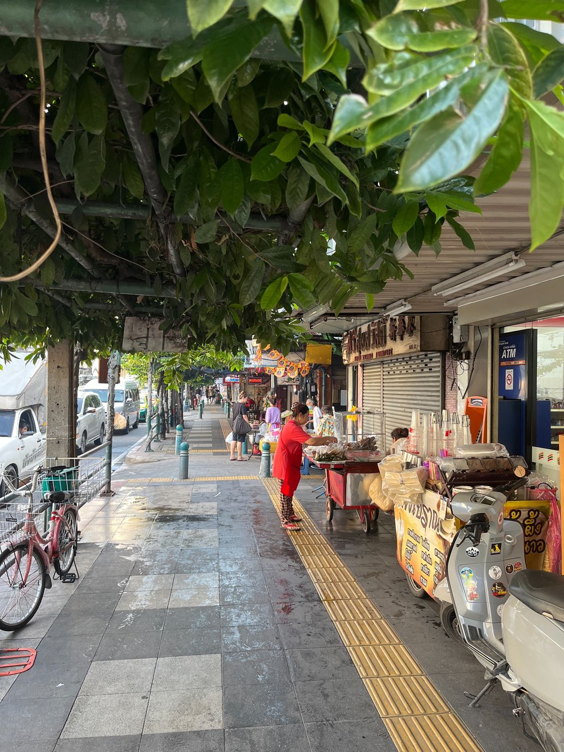 Their streets look similar to Cebu’s.