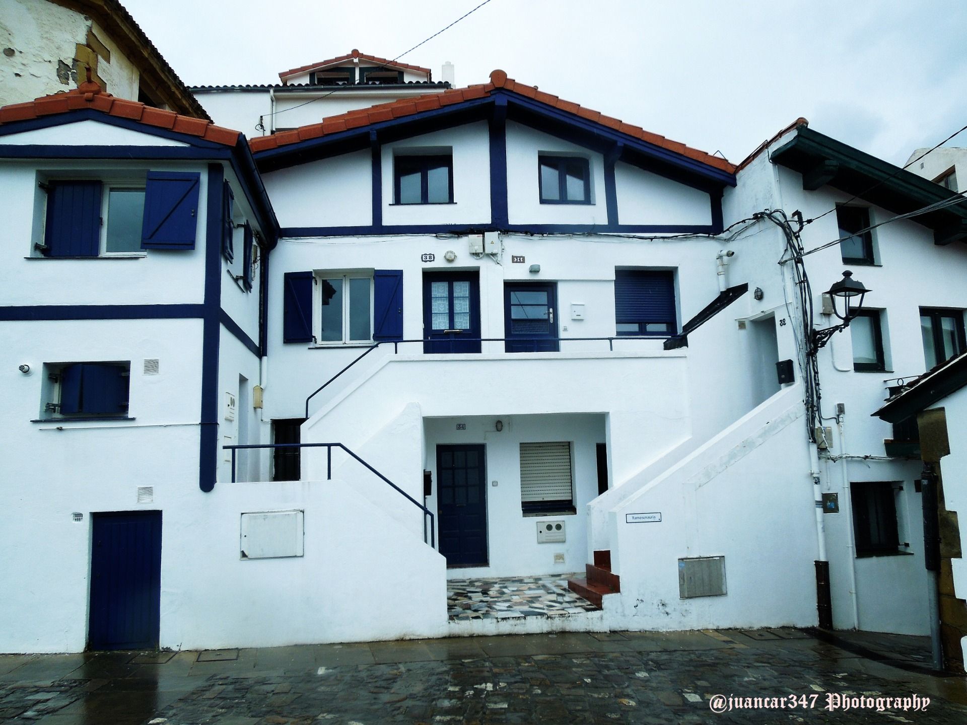 On the Bay of Biscay: Getxo, a fantasy
