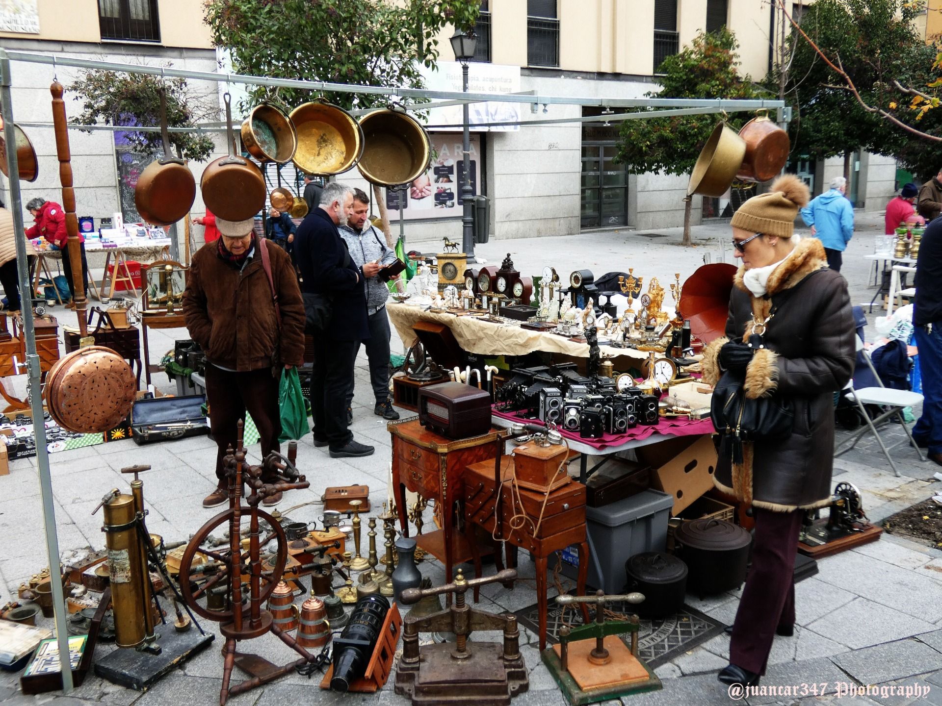 Popular places in Madrid: El Rastro