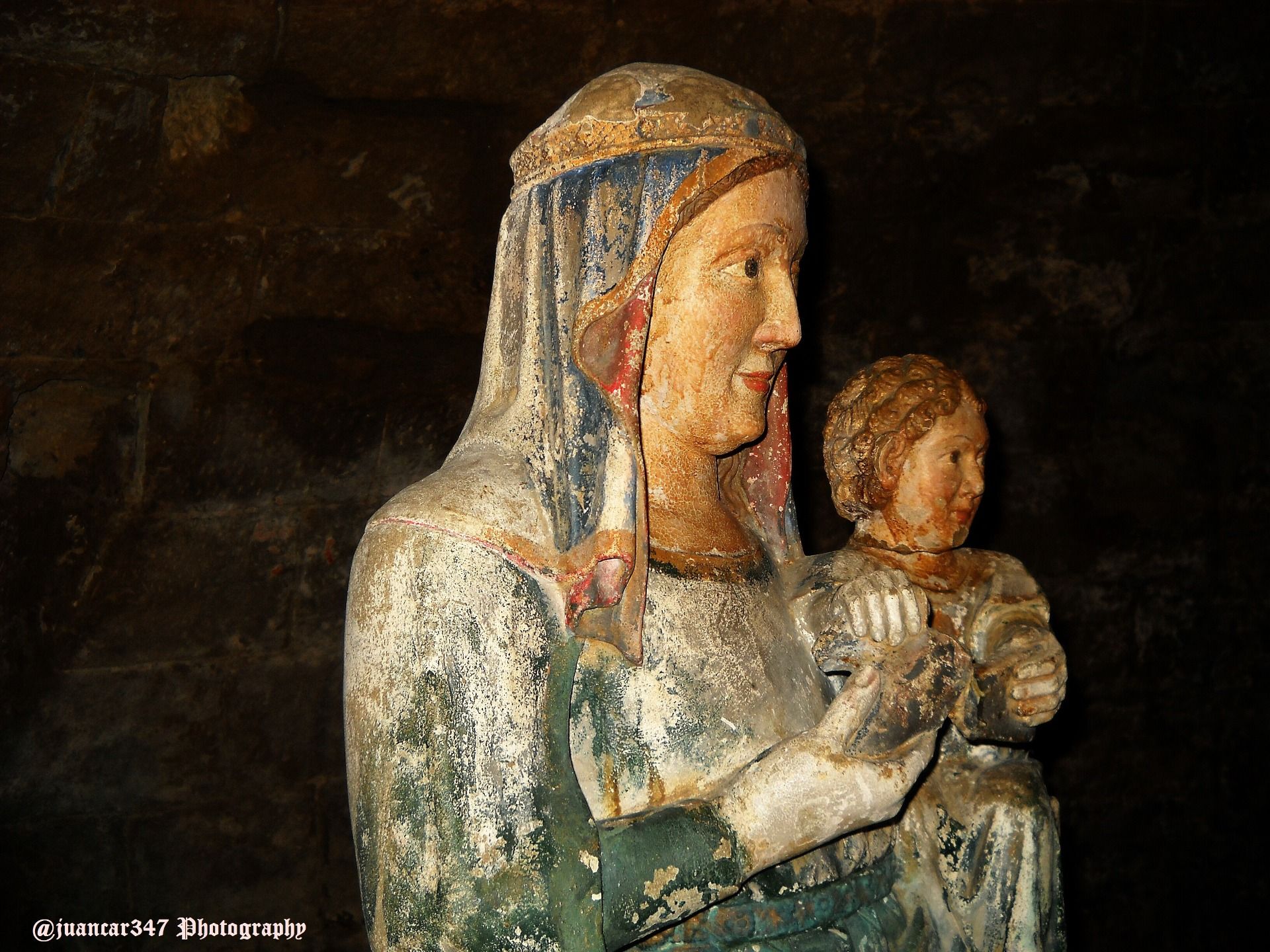 Villages with Art of Santiago’s Way: Luna, Romanesque church of Santiago