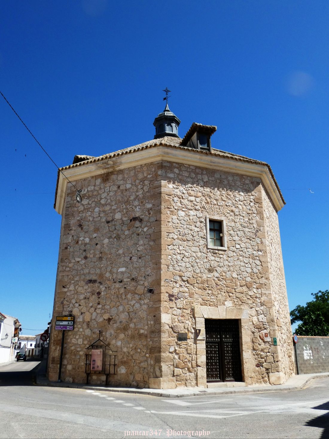 Octagonal hermitage of Vera Cruz. Currently, Municipal Library