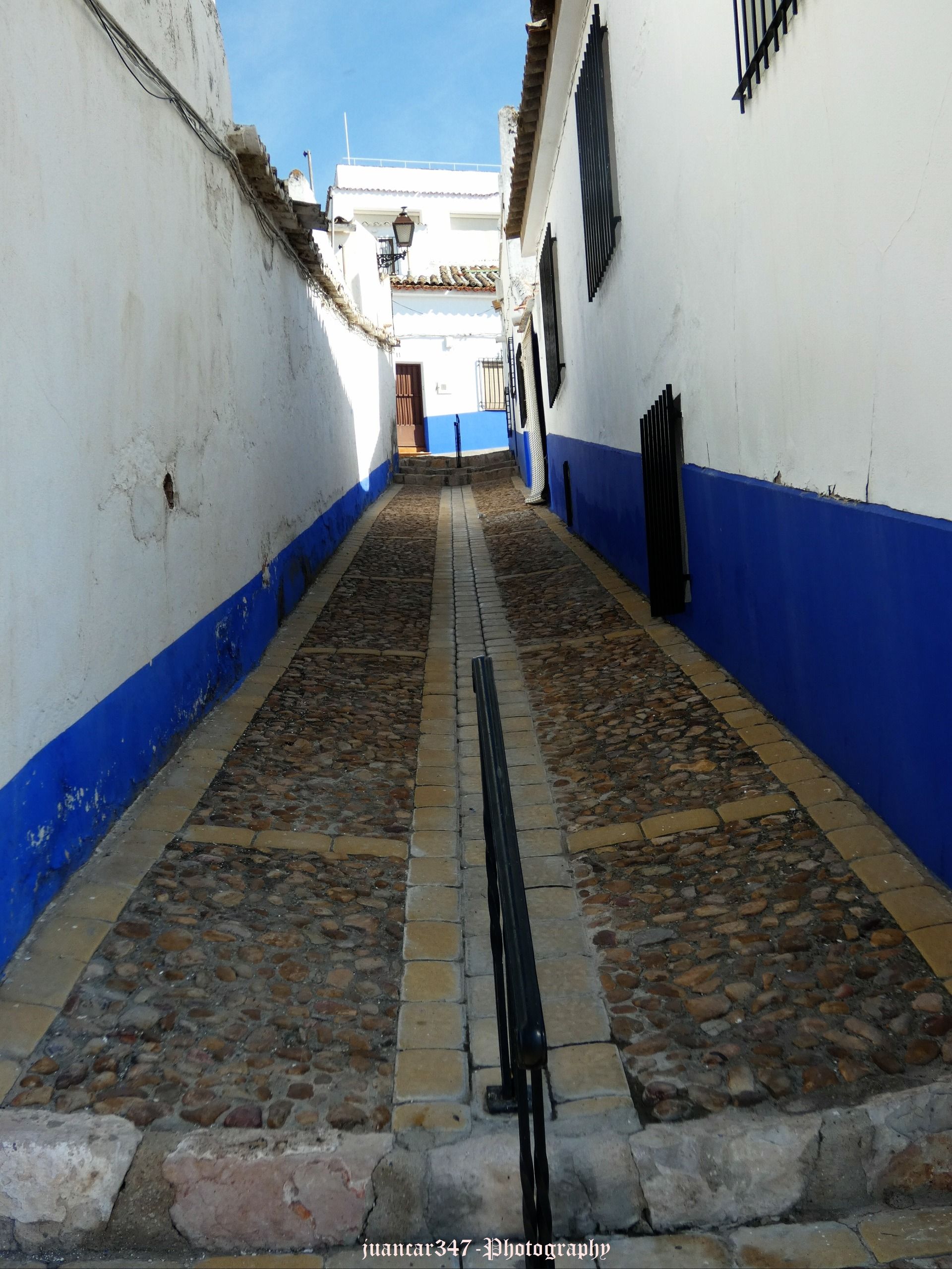 Mysterious alleys