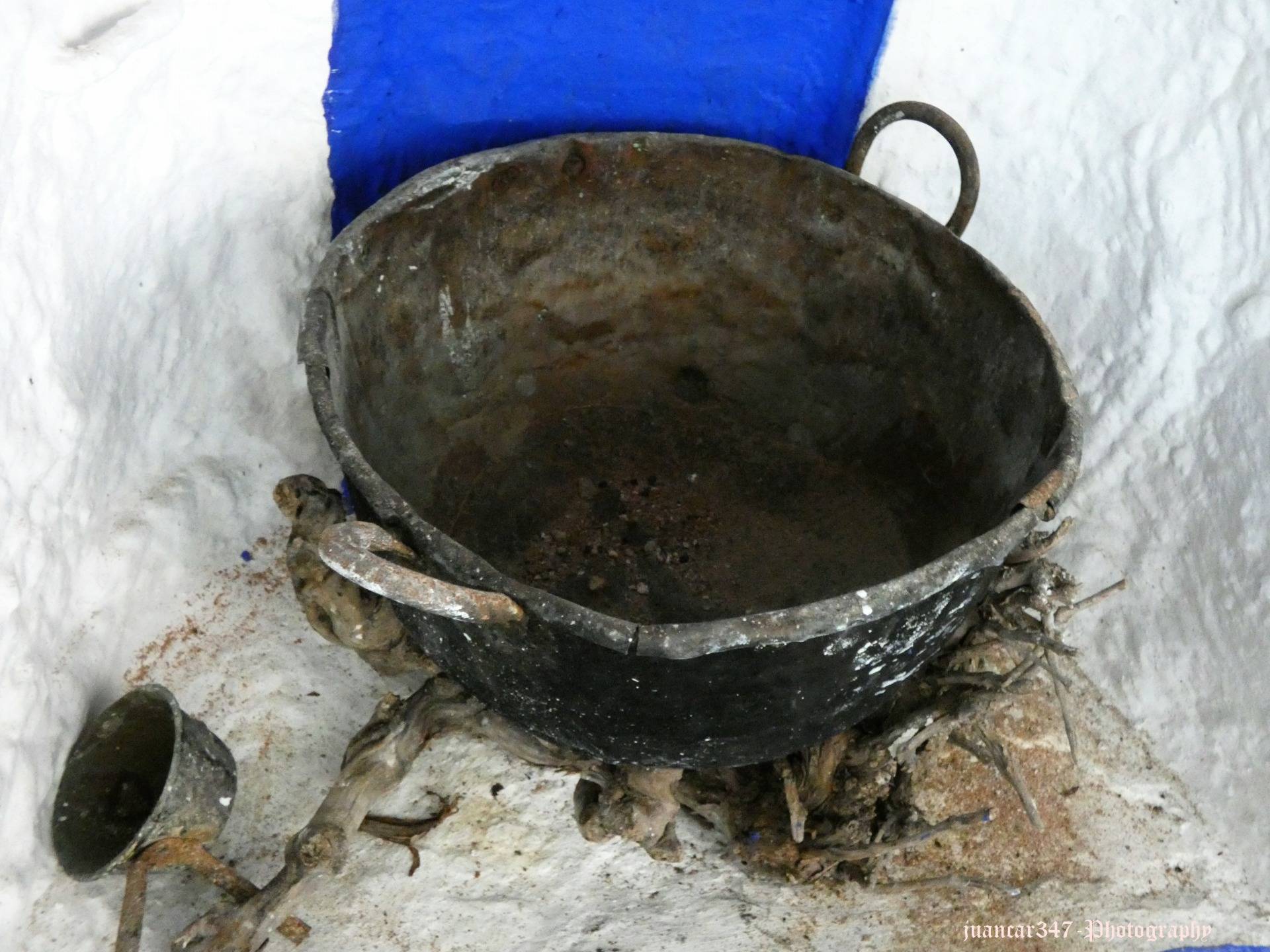 The origin of the famous La Mancha crumbs: the copper cauldron
