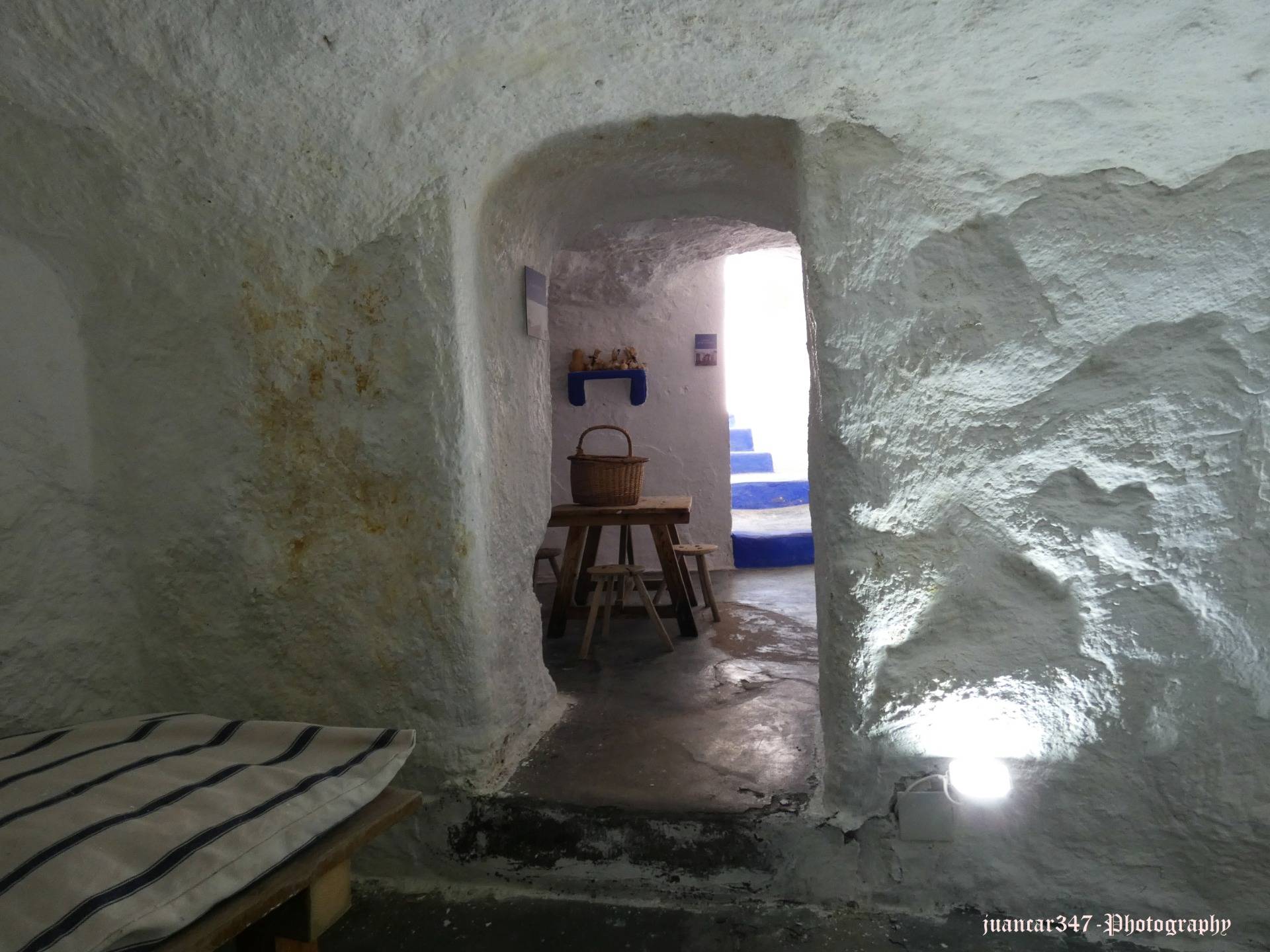 Visiting a cave house in Campo de Criptana