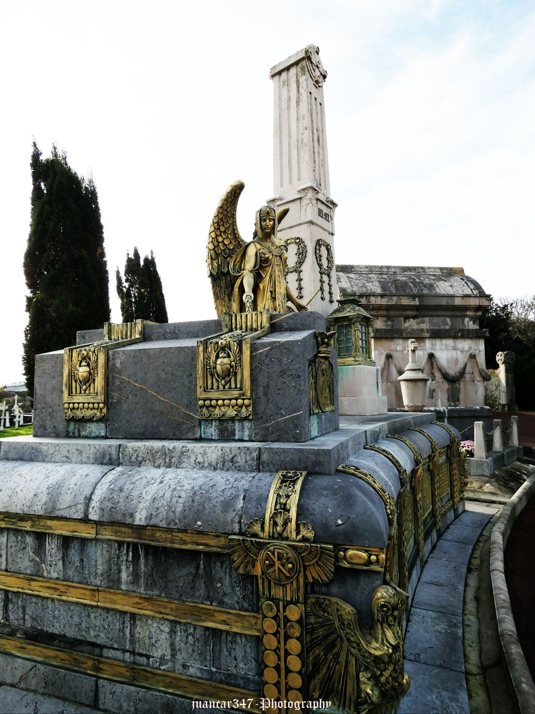 The enigmatic Pantheon of the Sel