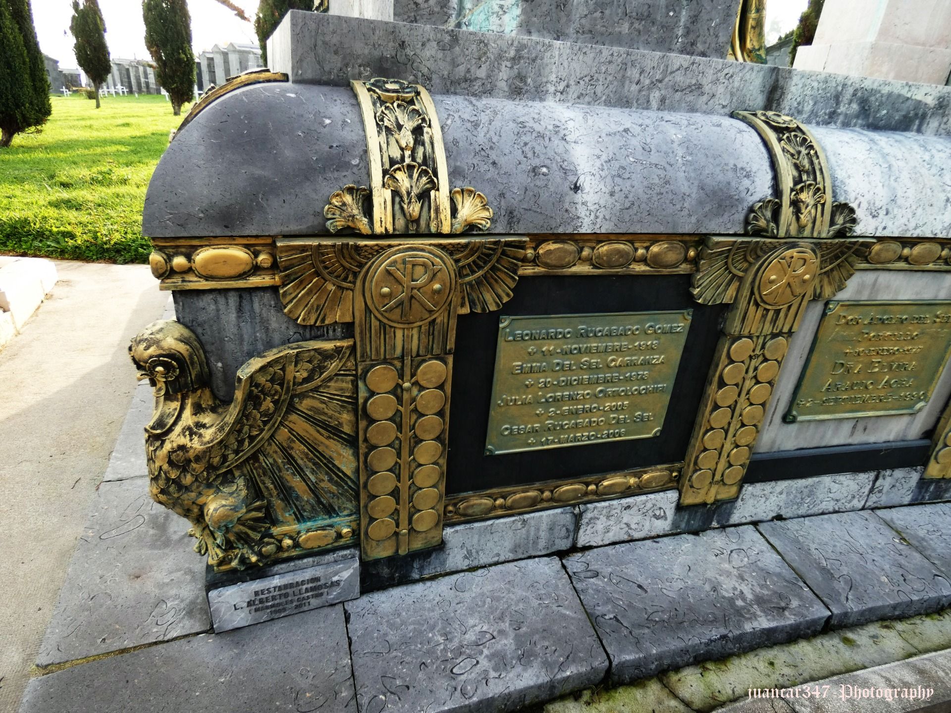 Egyptian hawks next to Christian crismones