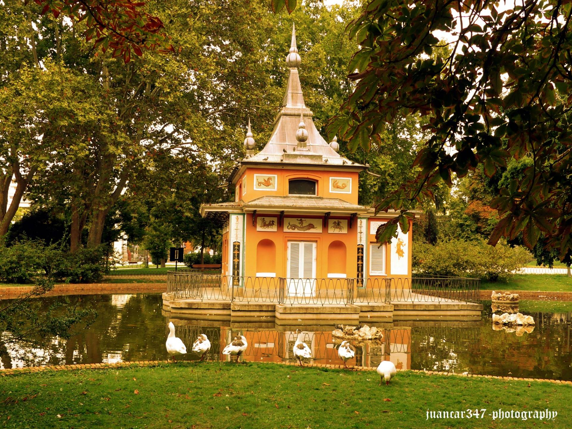 Do you know the Fisherman Little House in Madrid's Retiro Park?