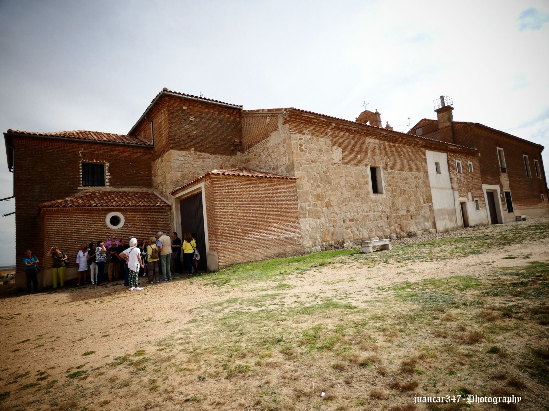 Formando parte del conjunto: almacenes y casa de santeros