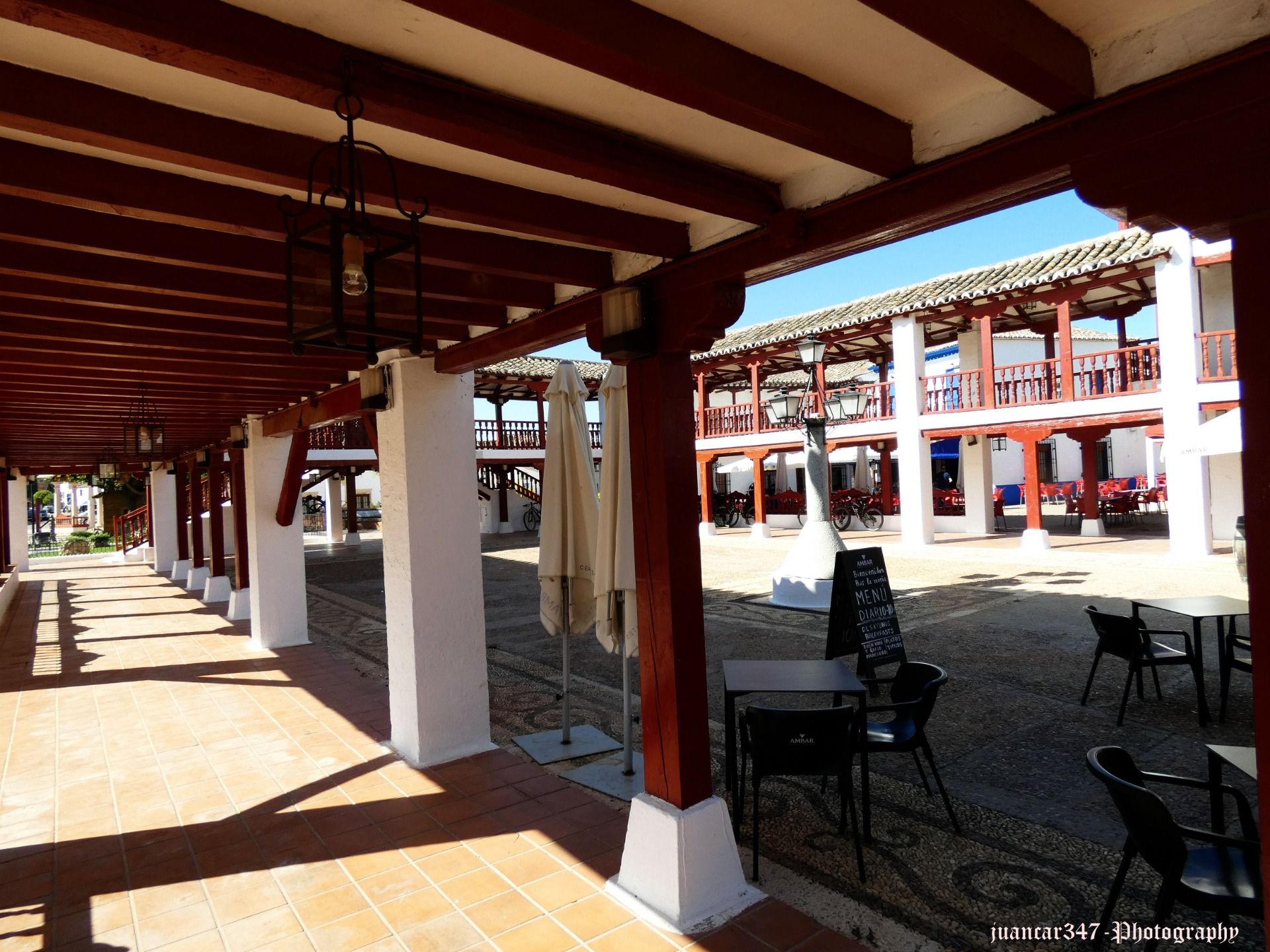 The Main Square and its form of ’corrala’