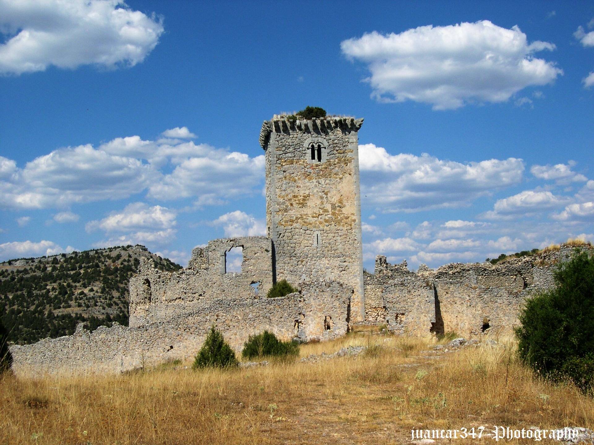 Vista general del castillo de Ucero