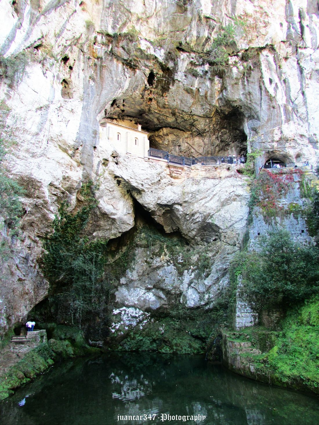 General view of the lake and the Holy Cave