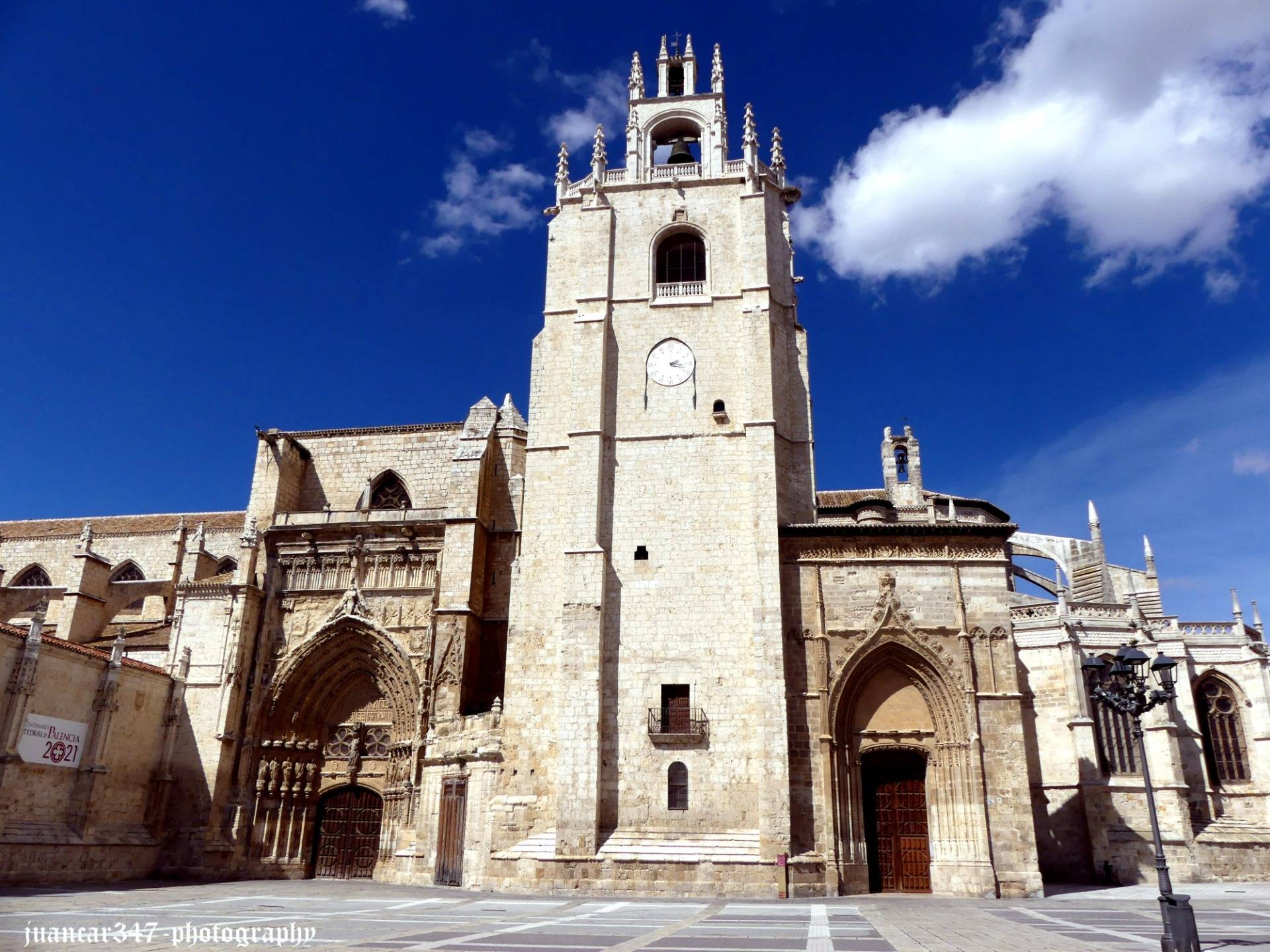 Catedral de San Antolín, portada principal