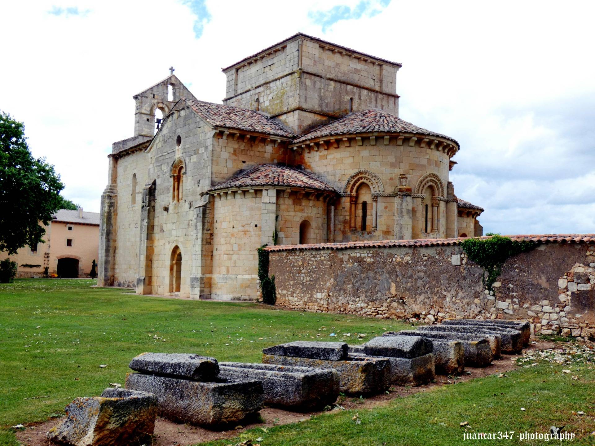 Paseos por el Románico Palentino: el monasterio de Santa Eufemia de Cozuelos