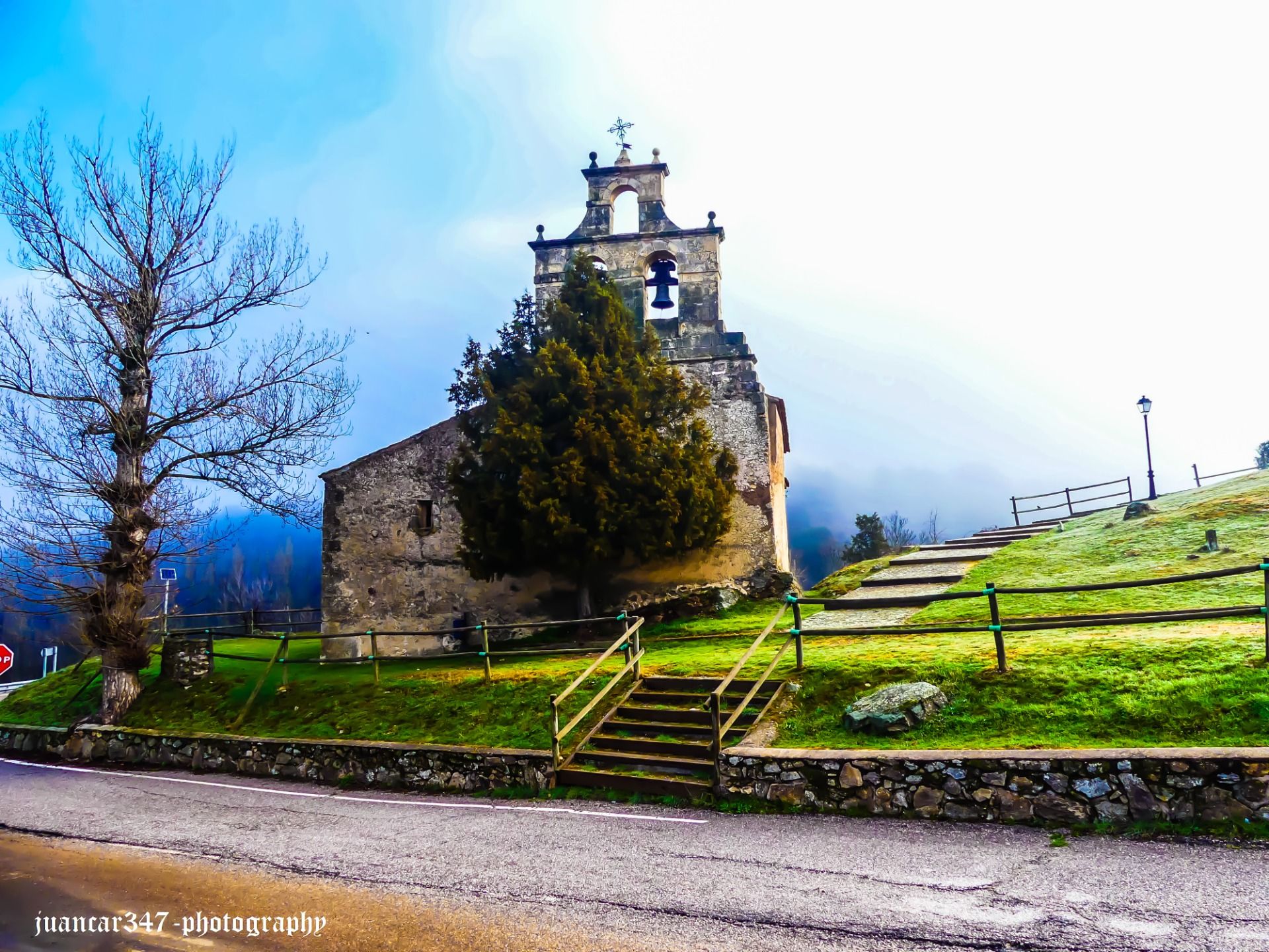 Siguero: Where Geometry Awakens the Traveler