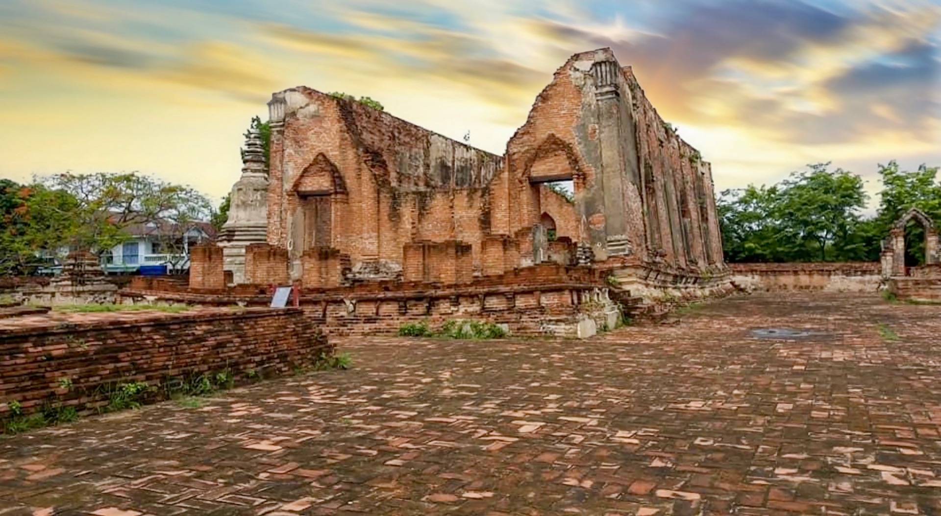 Wat Maheyong - Old Temple in Ayutthaya Thailand
