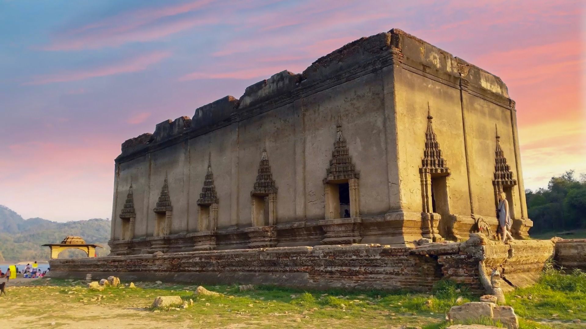 Thai "underwater" Temple and the Mon Village