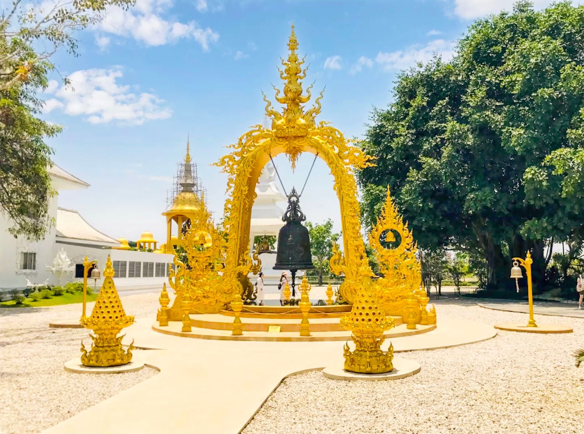 whitetemple-3.jpg