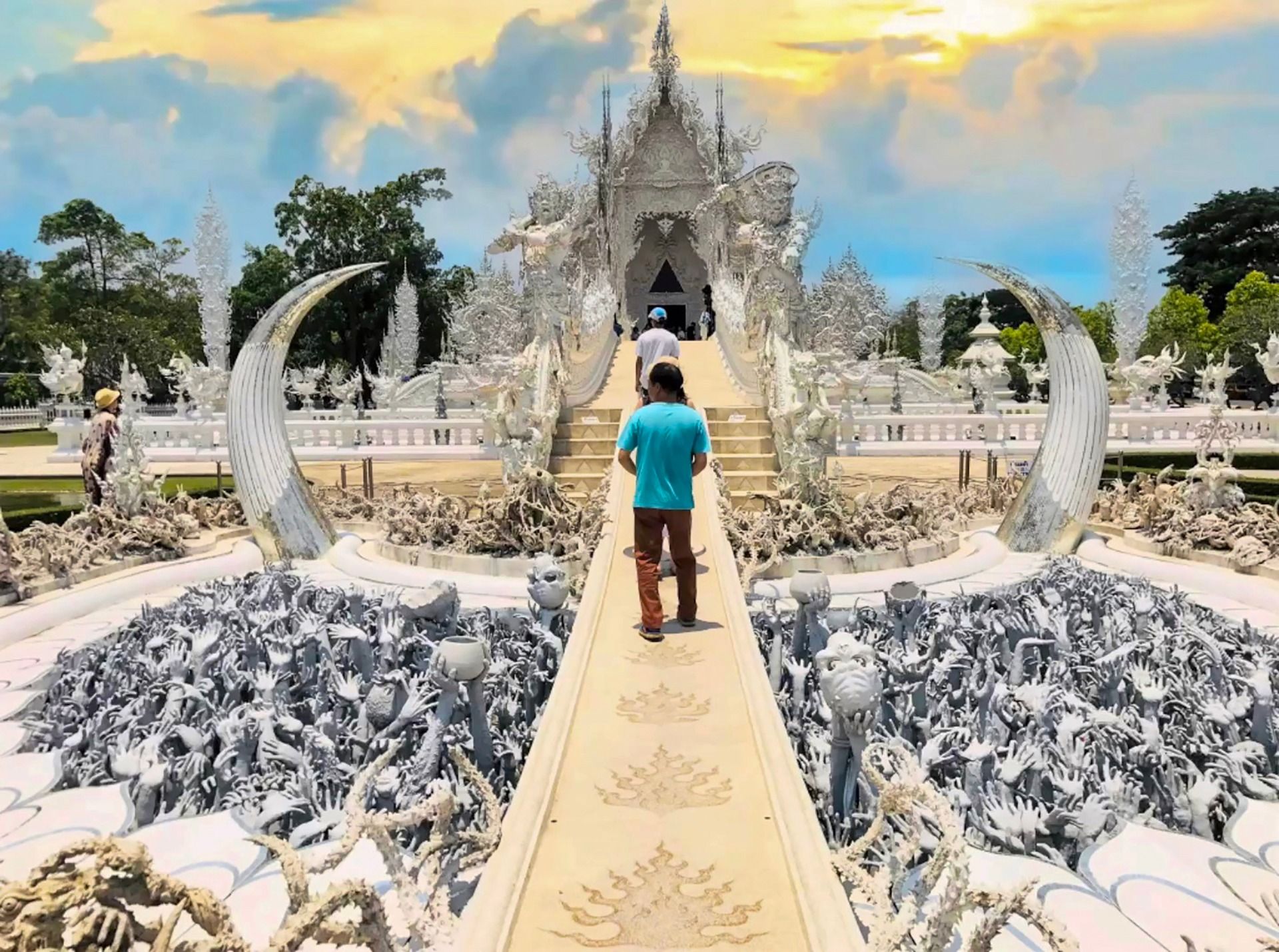 whitetemple-2.jpg