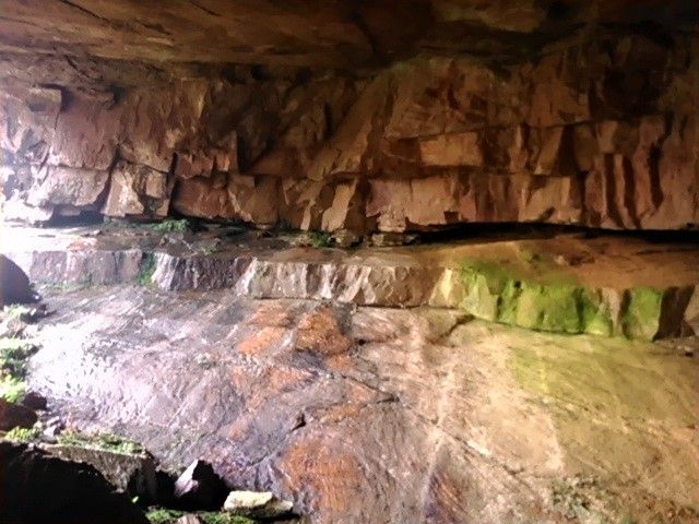 Inside this particular cave there is plenty of space