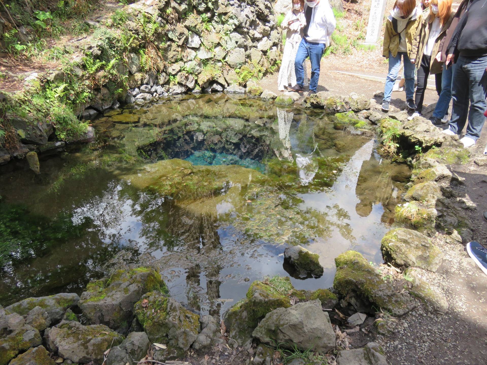 The smallest pond, with a lovely blue tinged cave