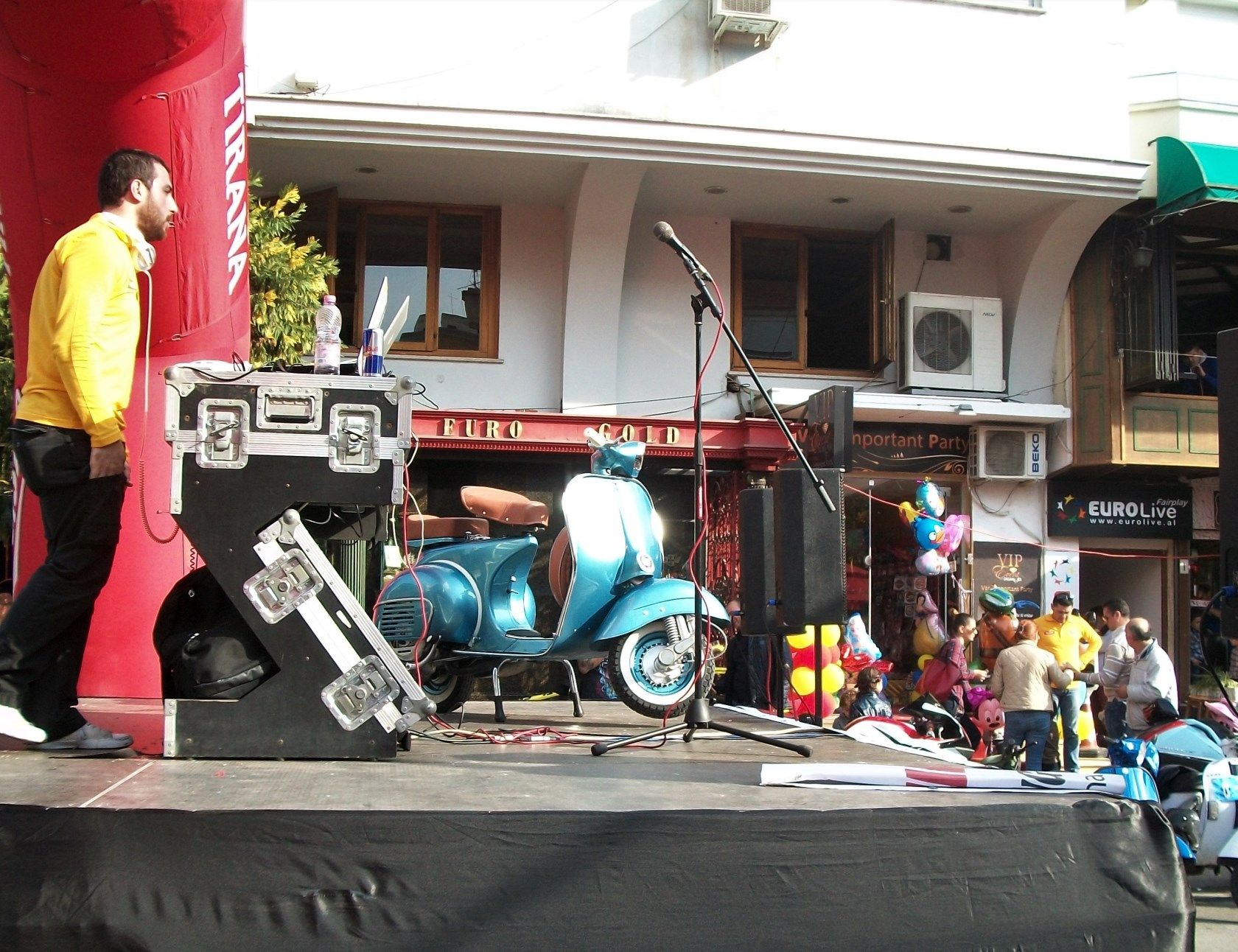 the beauty on stage was a raffle prize