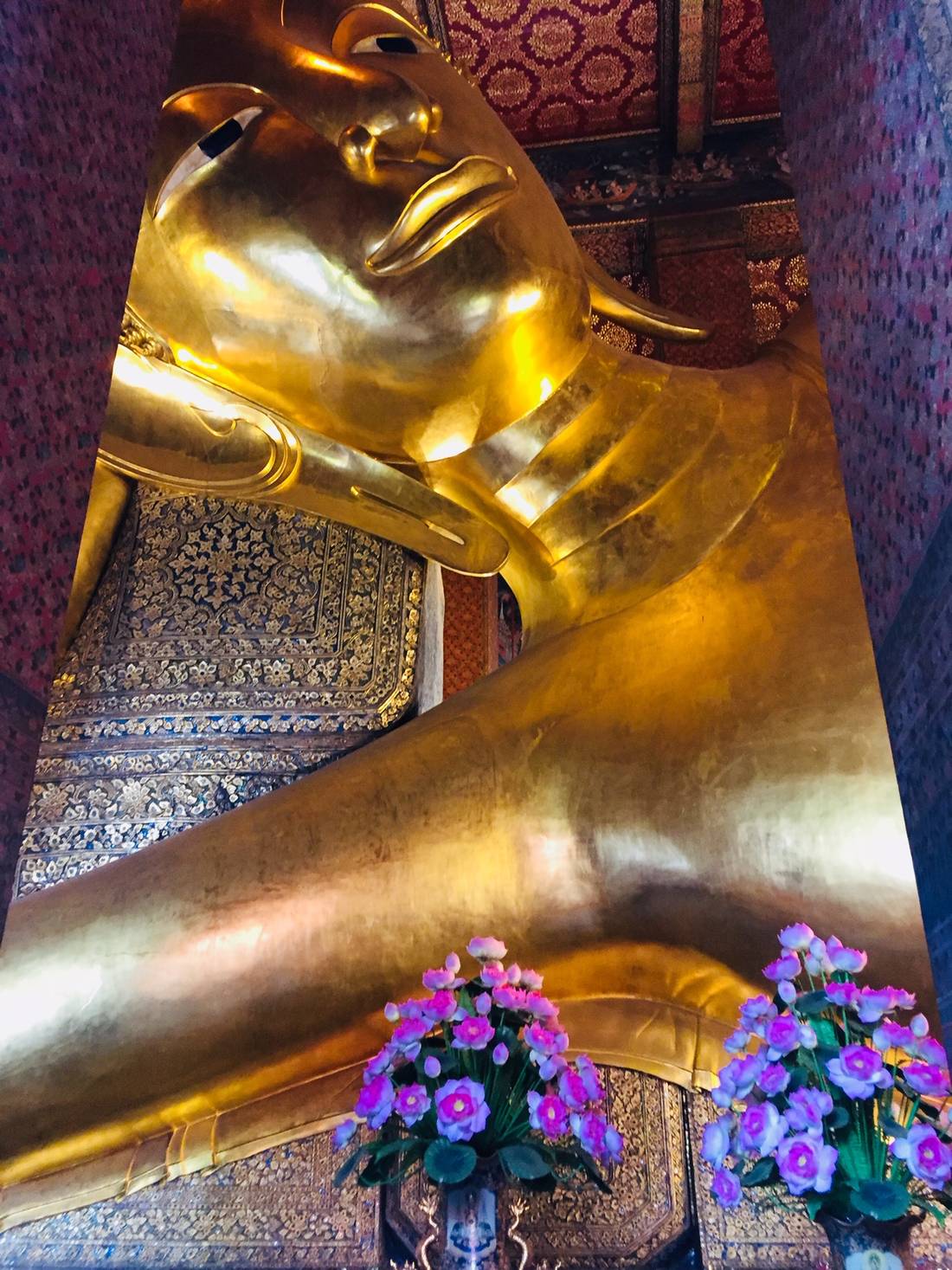 The 46 meters long, huge golden Buddha - the main attraction in Wat Pho