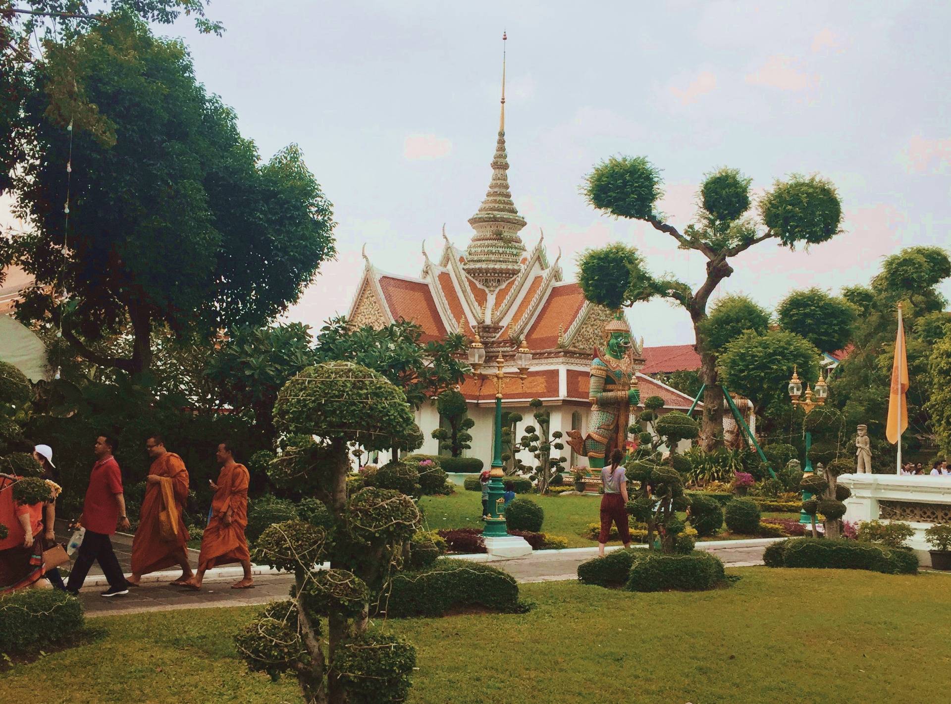 Exploring the surroundings of Wat Arun - there is so much to see!