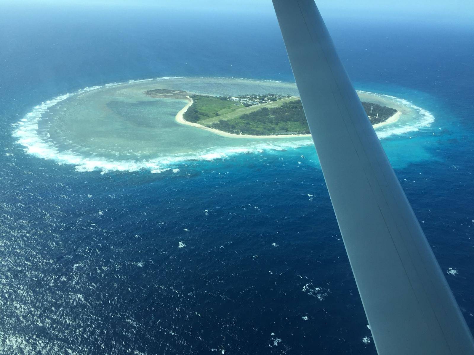 The view of Lady Elliot Island from the small plane