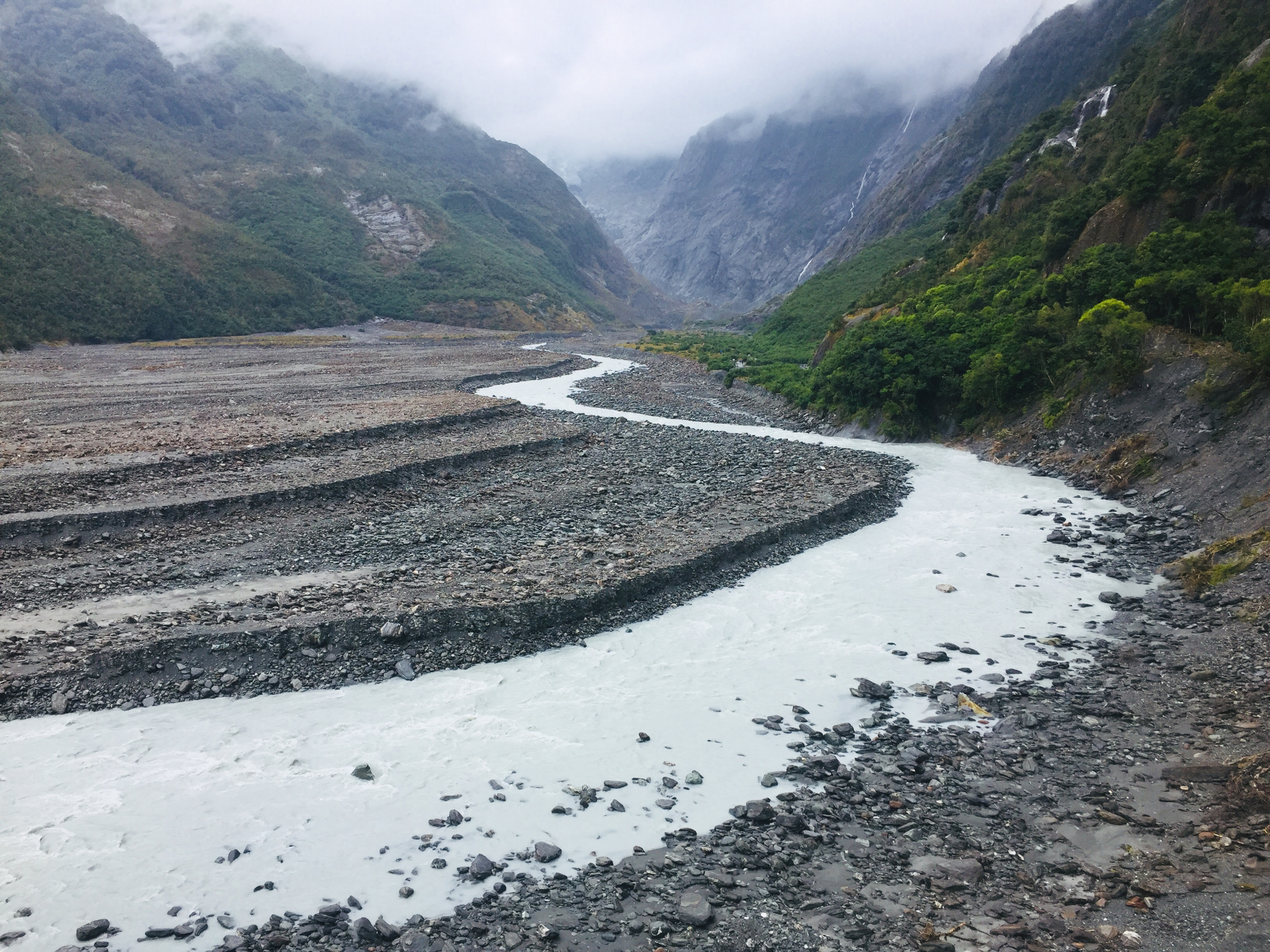 A Franz Josef Glacier Walk with nature like in the Hobbit movie
