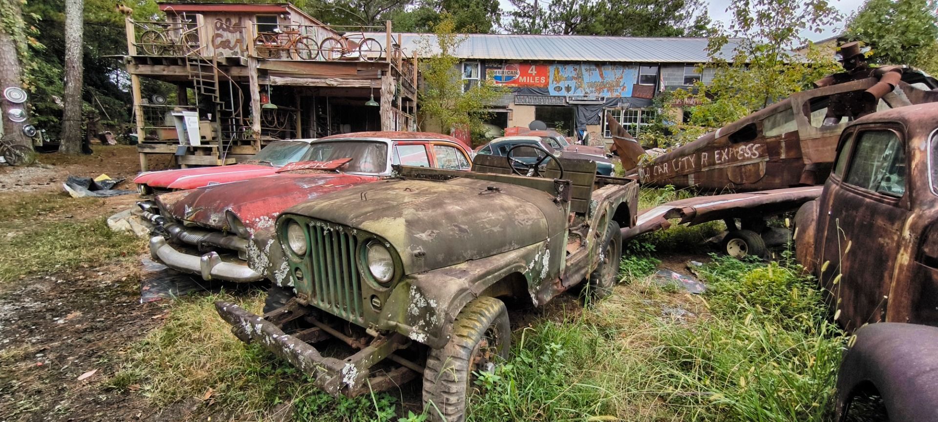 A very old Jeep from WW2