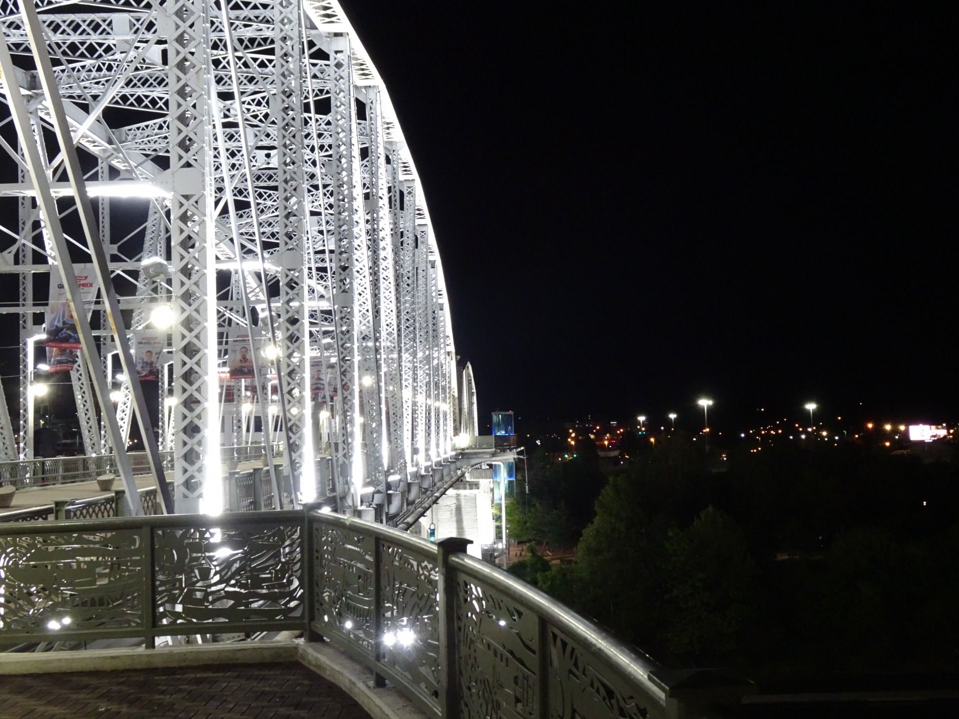 White lights at the bridge over the Tennessee River