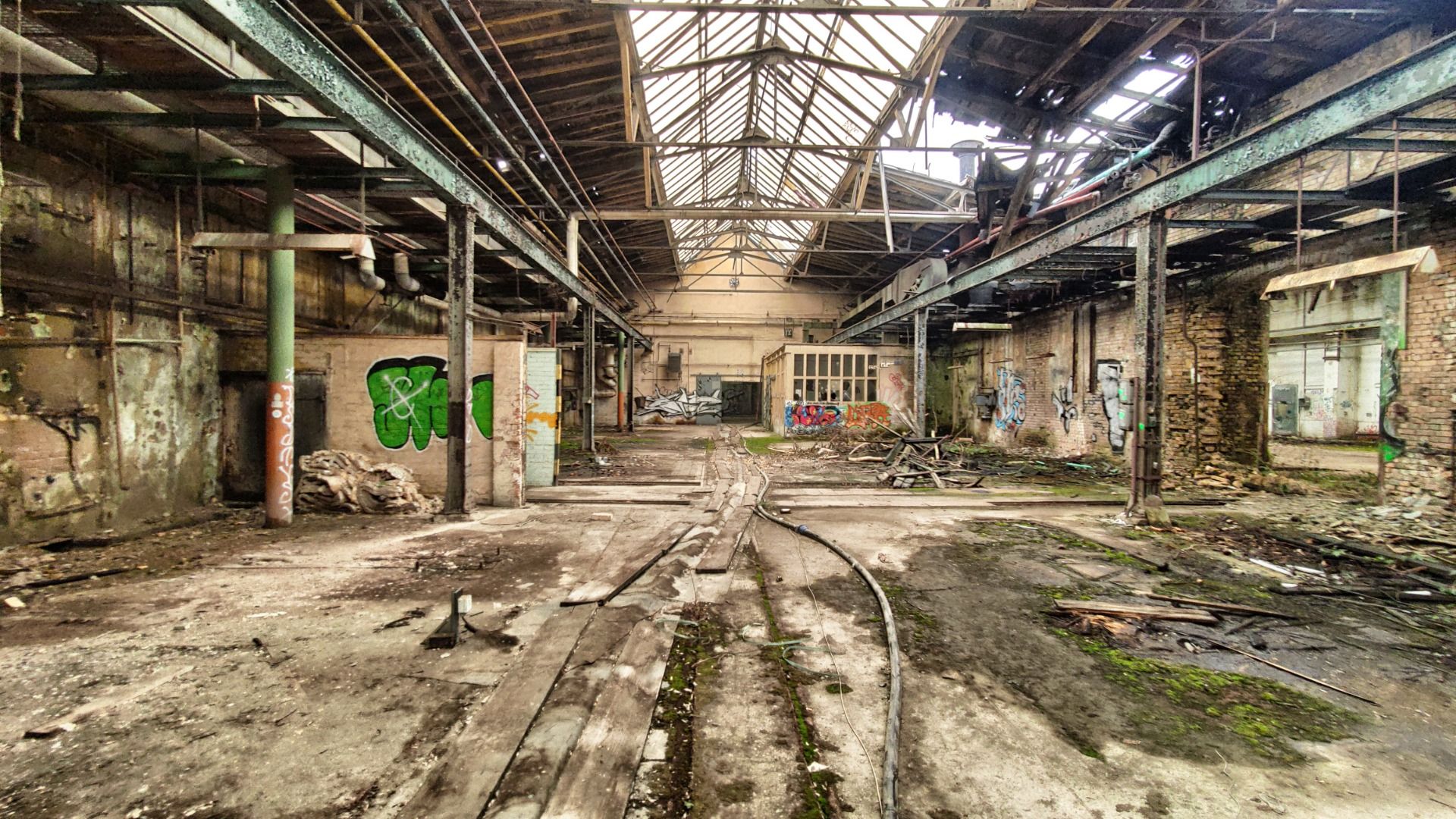 You can stroll around the buildings for days