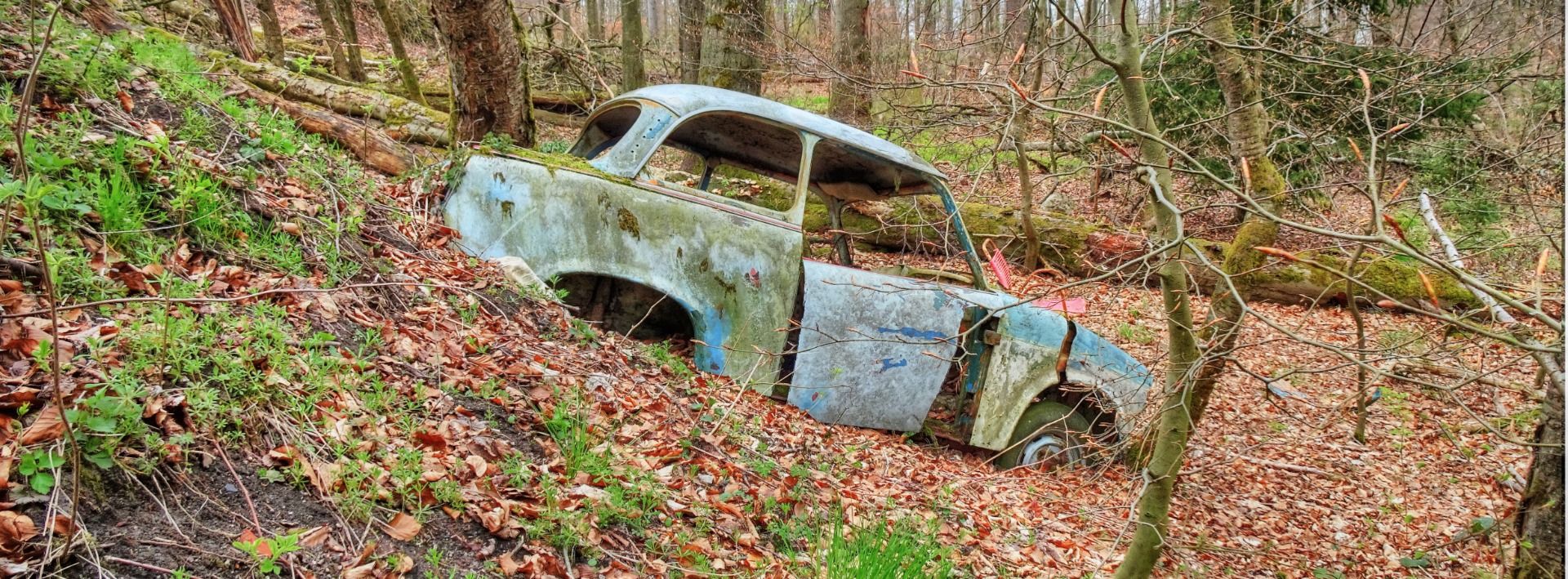 German Decay: Mysterious Deaths and Ruins 
