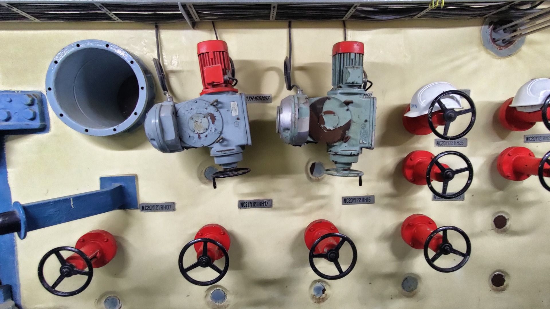 All of this is old enough to work with this kind of steering wheels