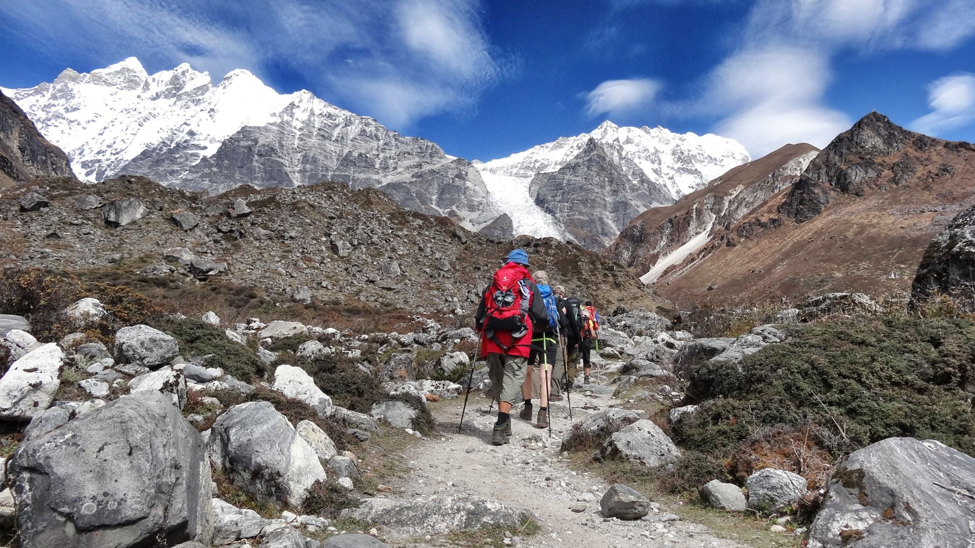 Near wide heaven at Himalaya: A valley sky high