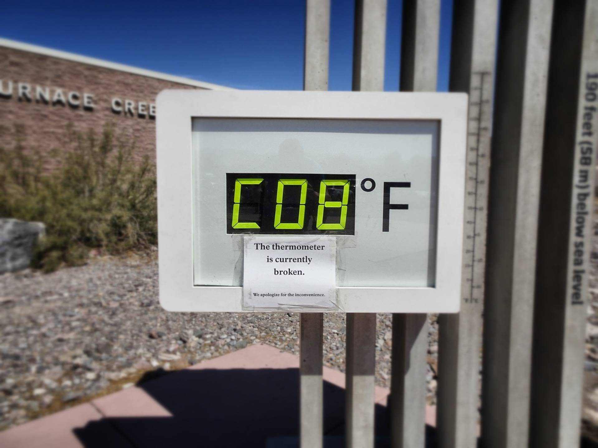 Das moderne Thermometer hat kapituliert.