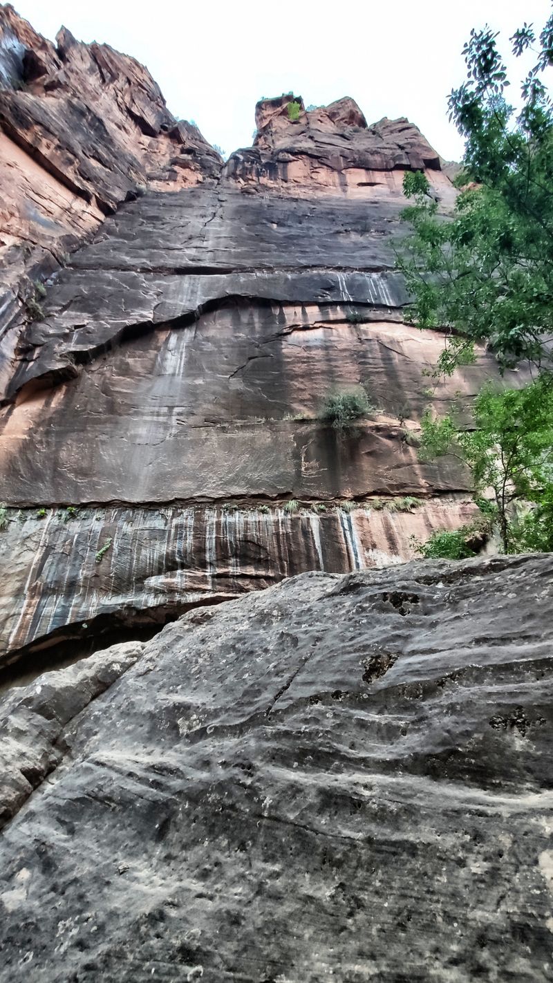 Zeichen der Zeit an der Wand