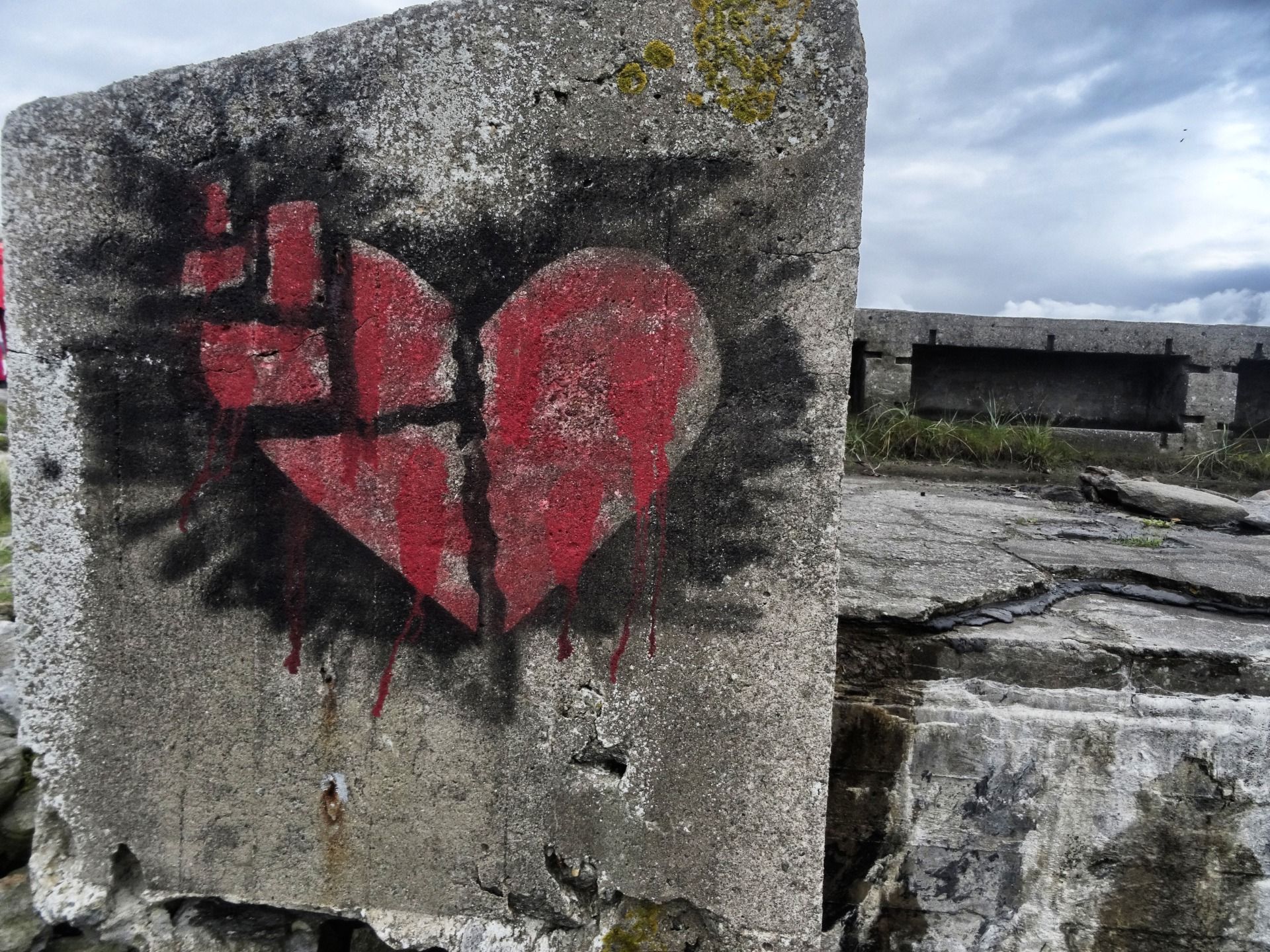 Broken heart of art