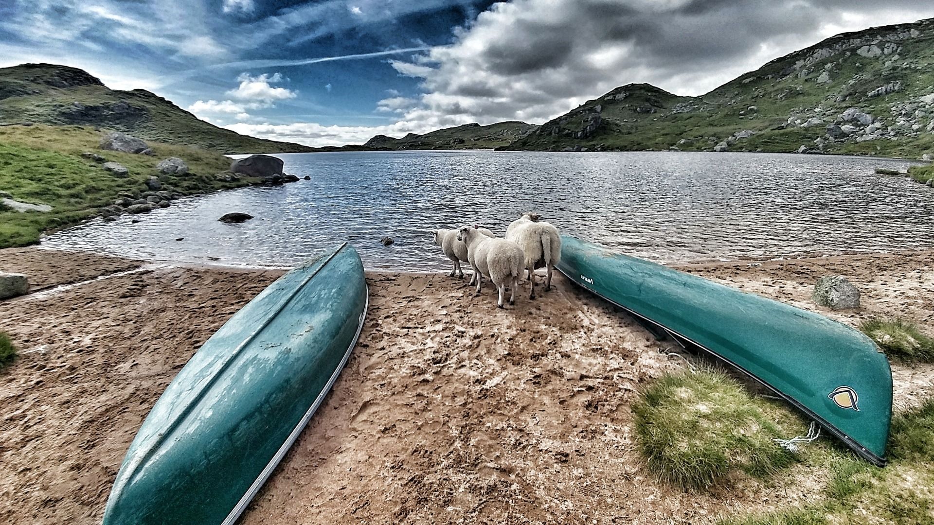 Øyuvsvatnet: Paddling over the mountains