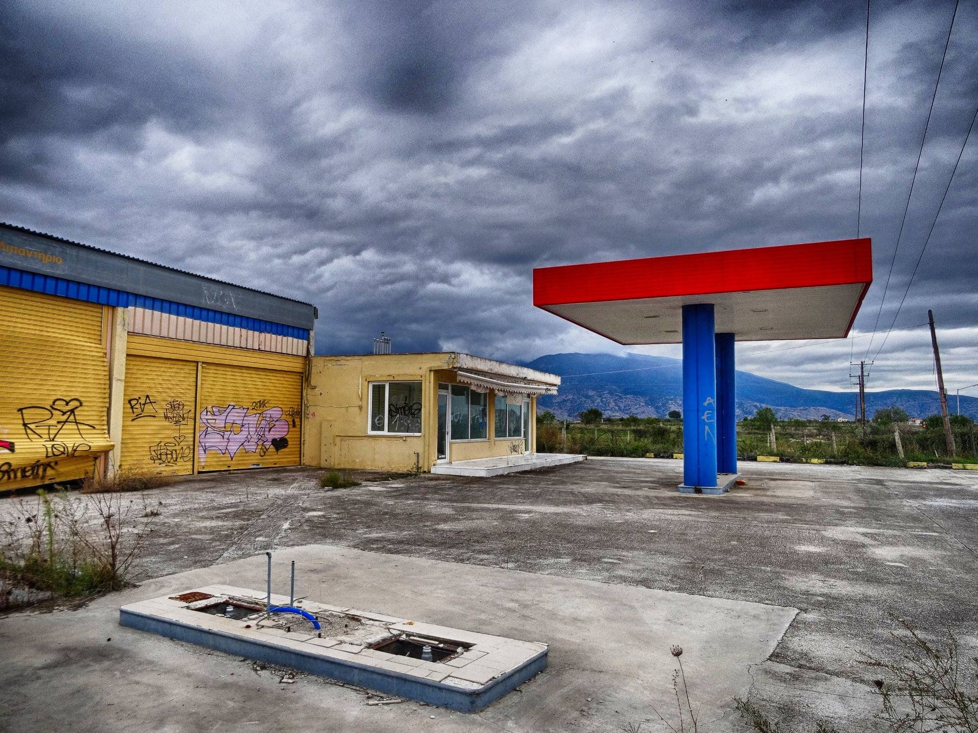 A gas station, modern art of dying