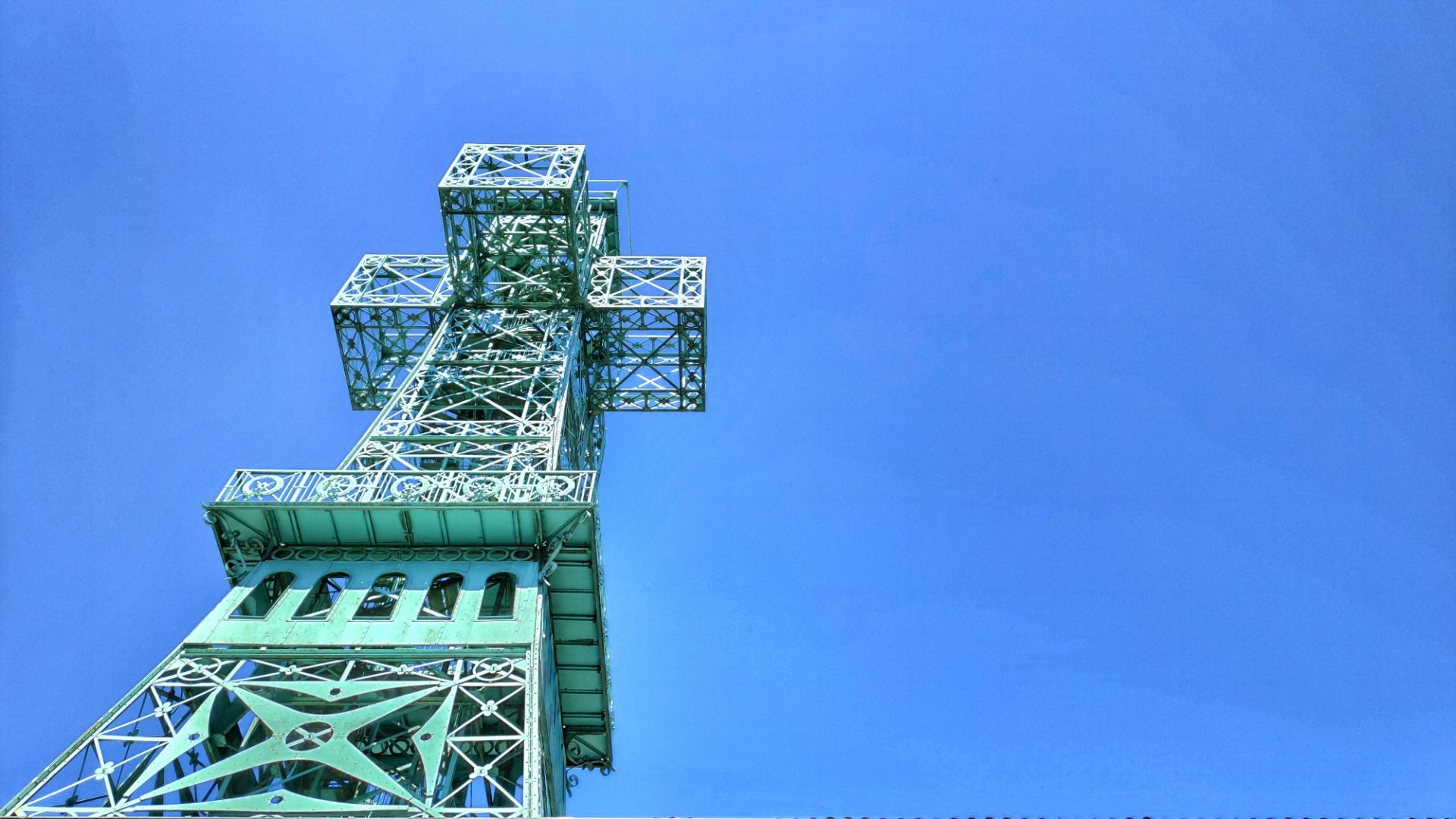 The biggest double cross of the world, made from iron