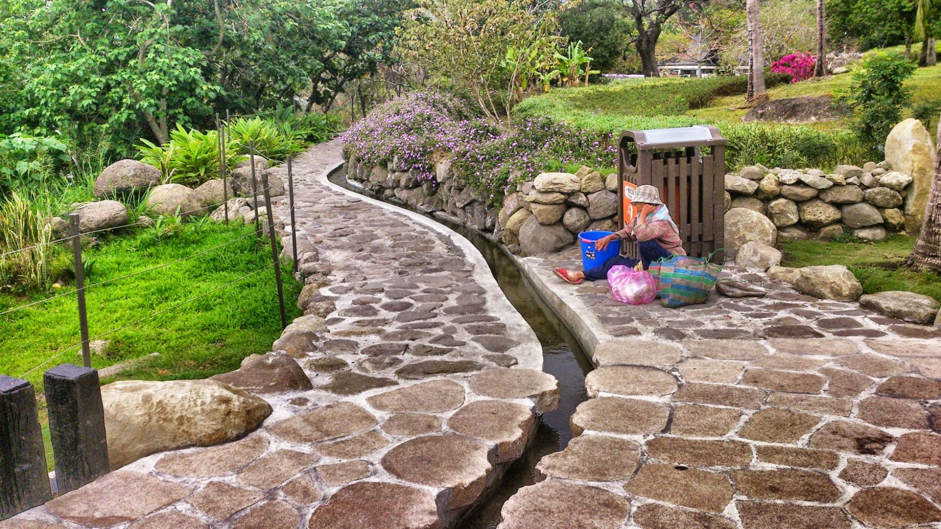 Looking down below: The water climbs really